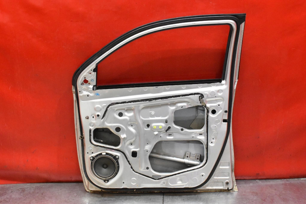 door right front front silver TOYOTA URBAN CRUISER 08-14