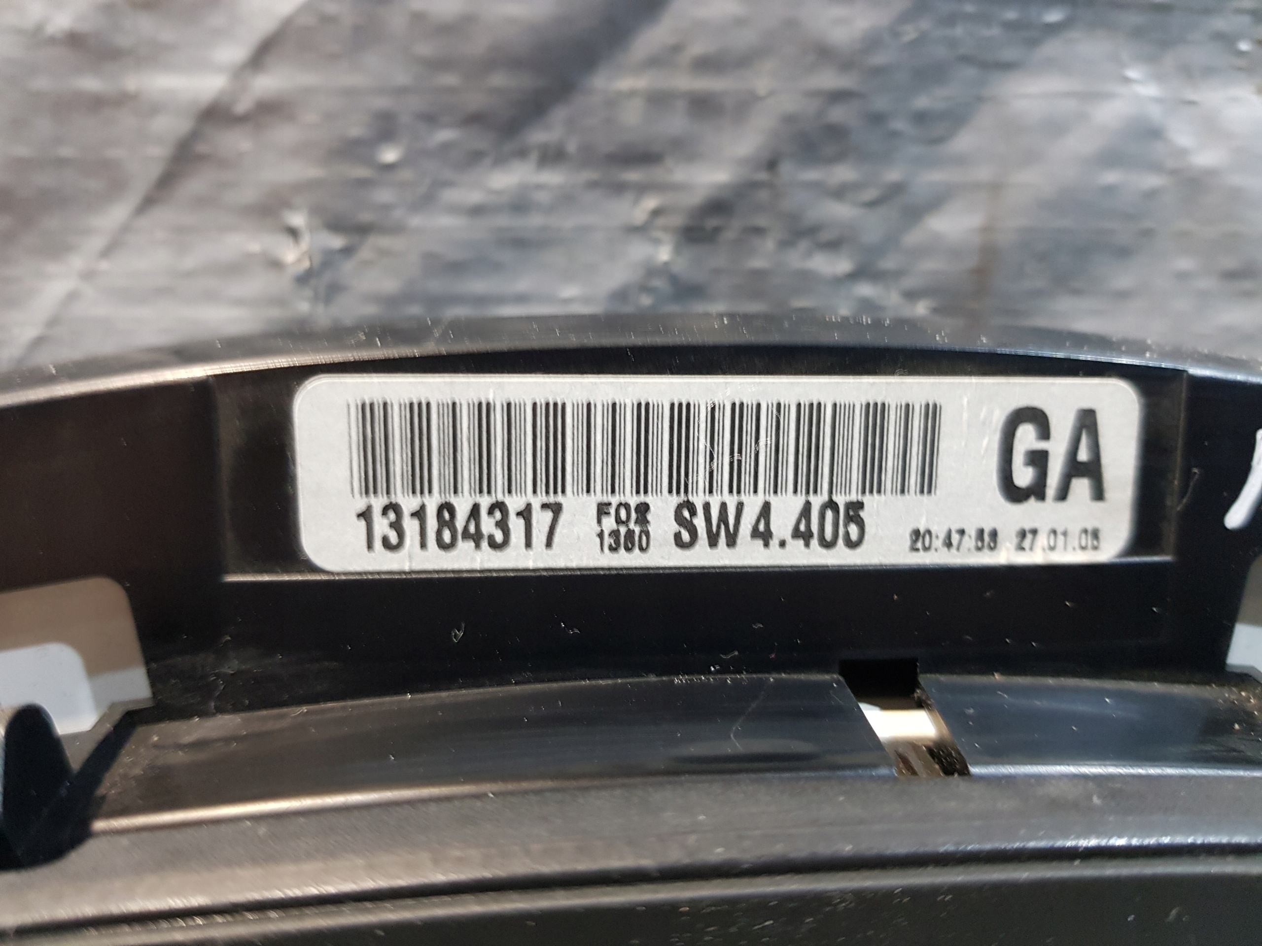 dials clock Opel Astra H 1.6B 13184317