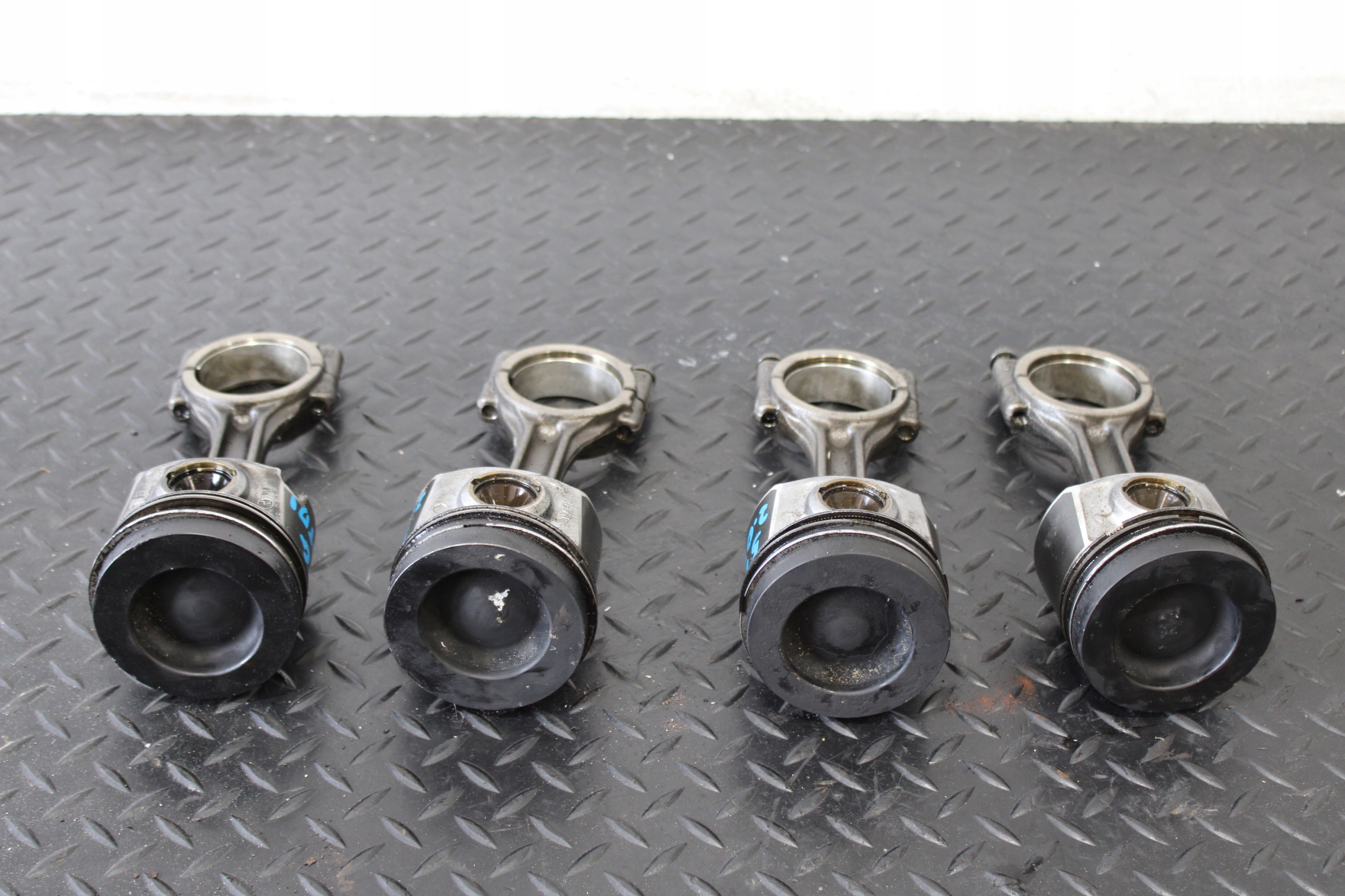 Pistons Bielles VW GOLF VII 5G0 5G CRB