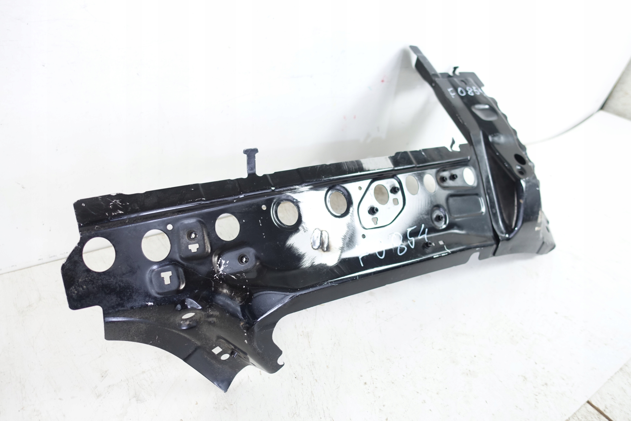 JAGUAR XF X760 2015- pillar holder OKNA left rear part