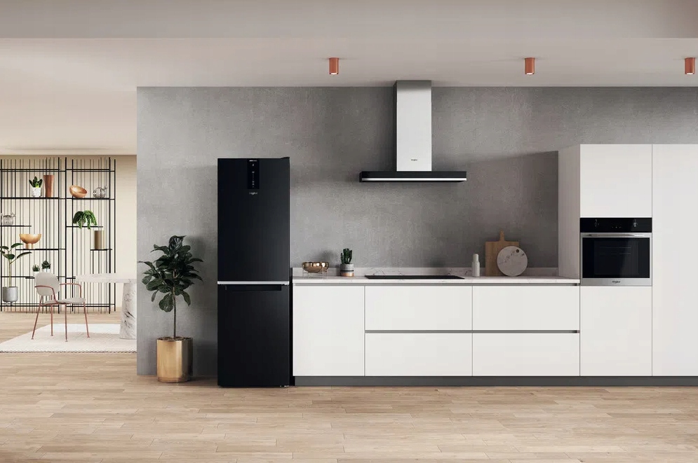 Lodówka Whirlpool W7X 82 OK NoFrost FreshBox 335l Kolor dominujący czarny