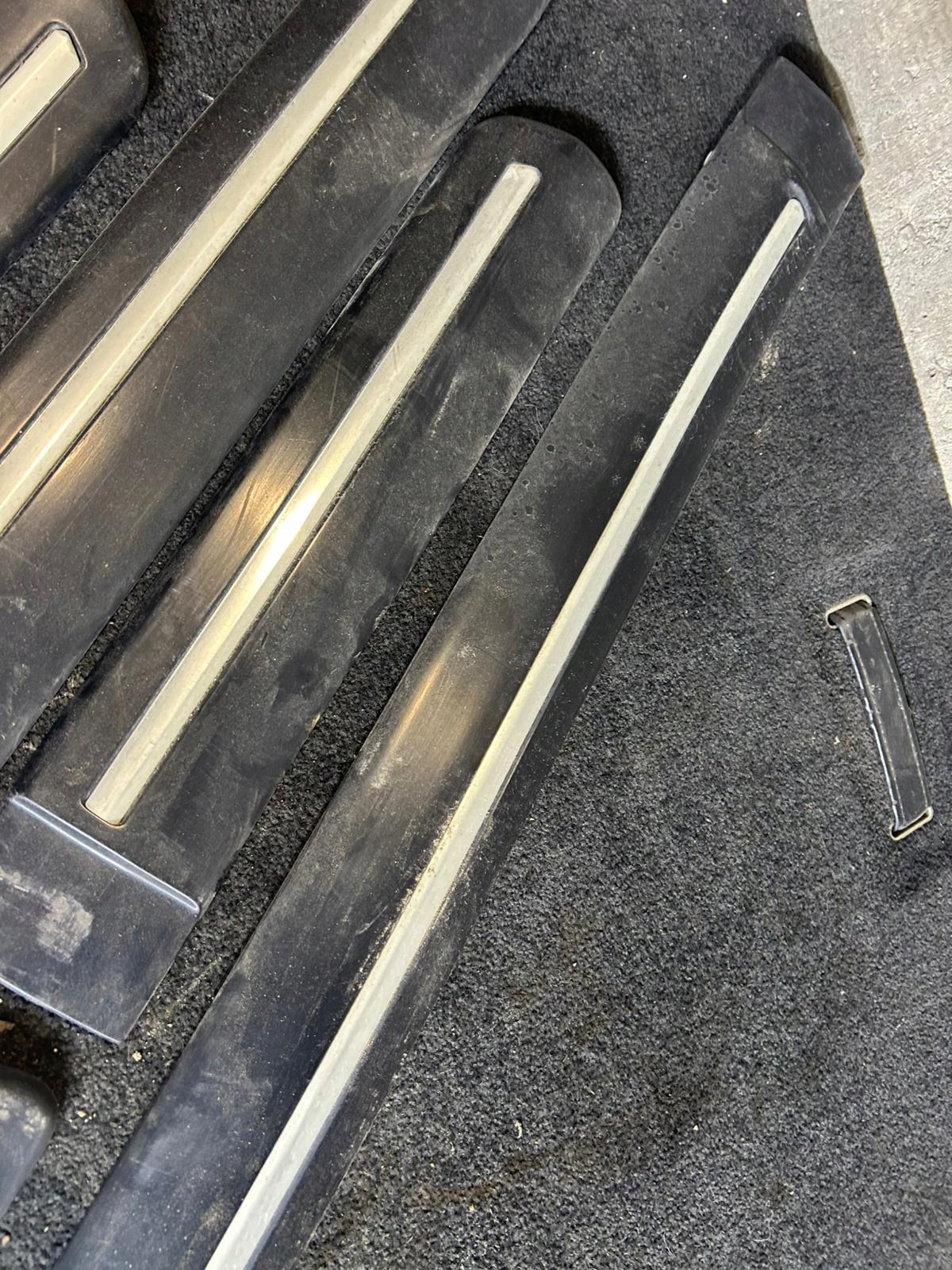 молдинг двери LAND ROVER Discovery 2 II