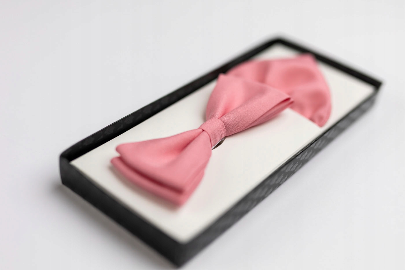 MUSZKA MUCHA ŁOSOŚ MĘSKA GŁADKA + WYPUSTKA Model MG8 DO GARNITURU SMOKINGU KOLOROWA ŁOSOSIOWA