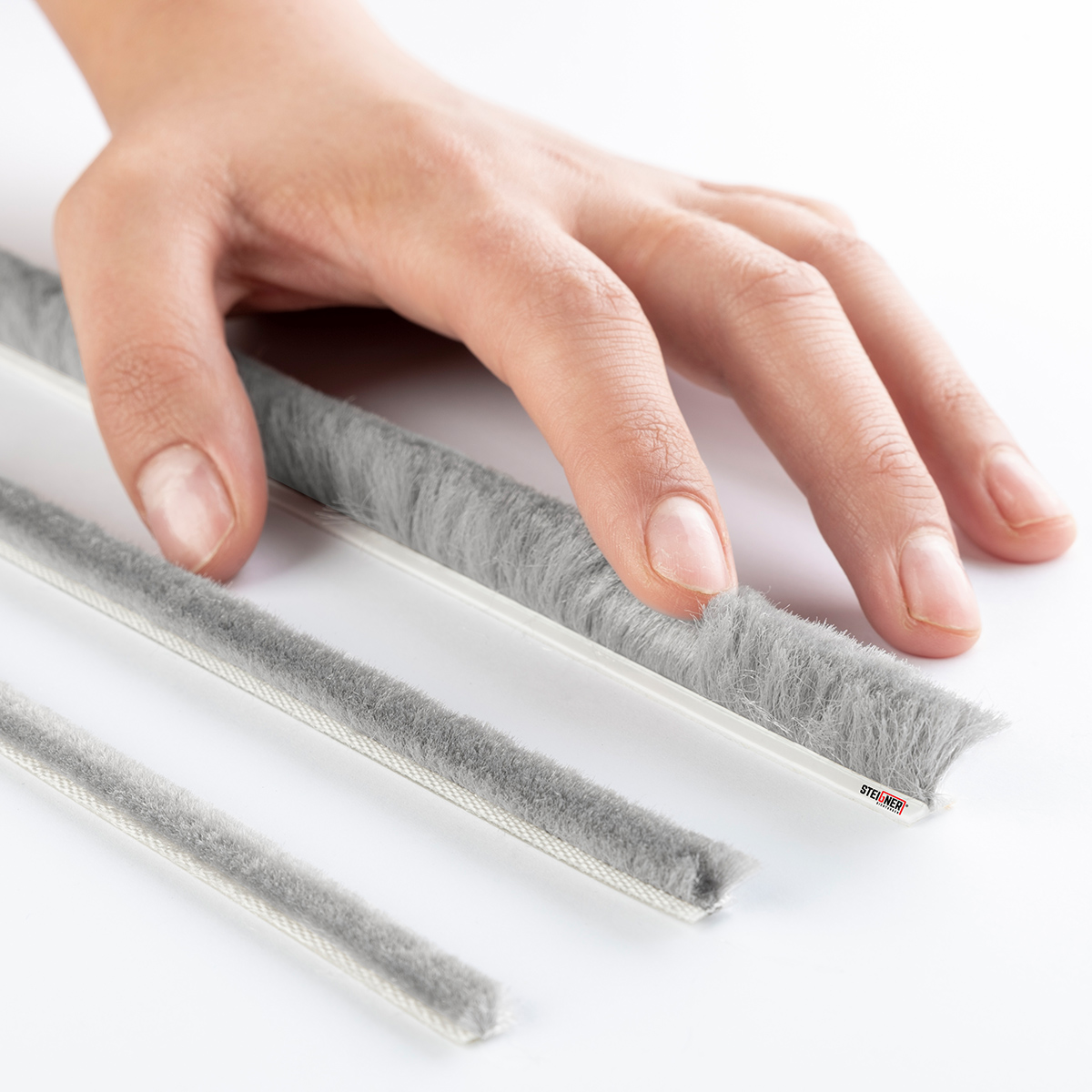 Uszczelka samoprzylepna do szafy 5/6mm 5m szara Kolor inny kolor