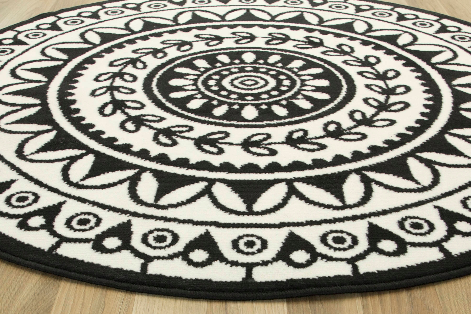 śr. 120 cm CZARNY DYWAN LUNA OKRĄGŁY ORNAMENT ROŚLINNY W STYLU BOHO Grubość 8 mm