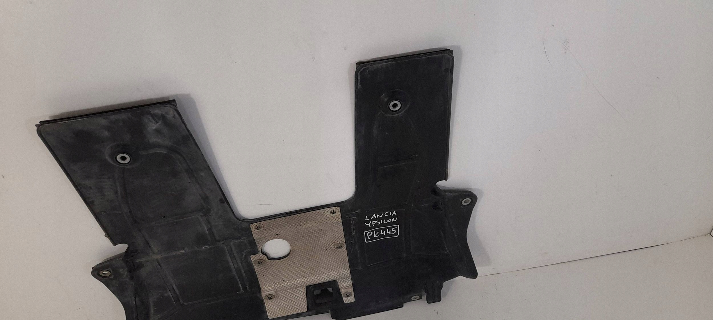 Lancia Ypsilon cover below engine 51837900 (PL445)