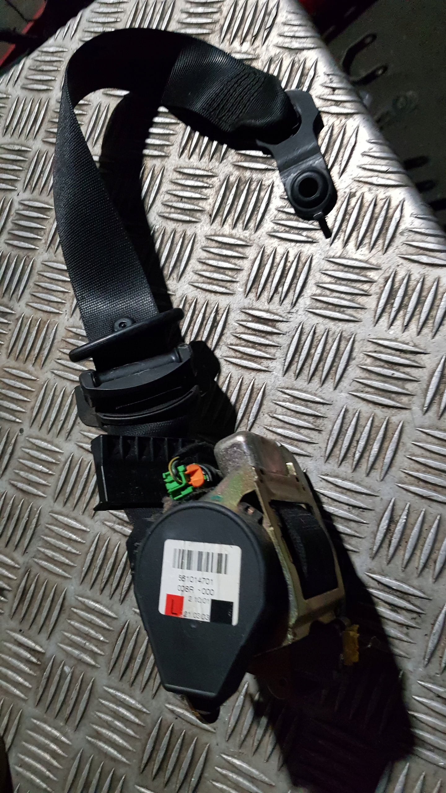 MERCEDES W211 tension belt safety left front