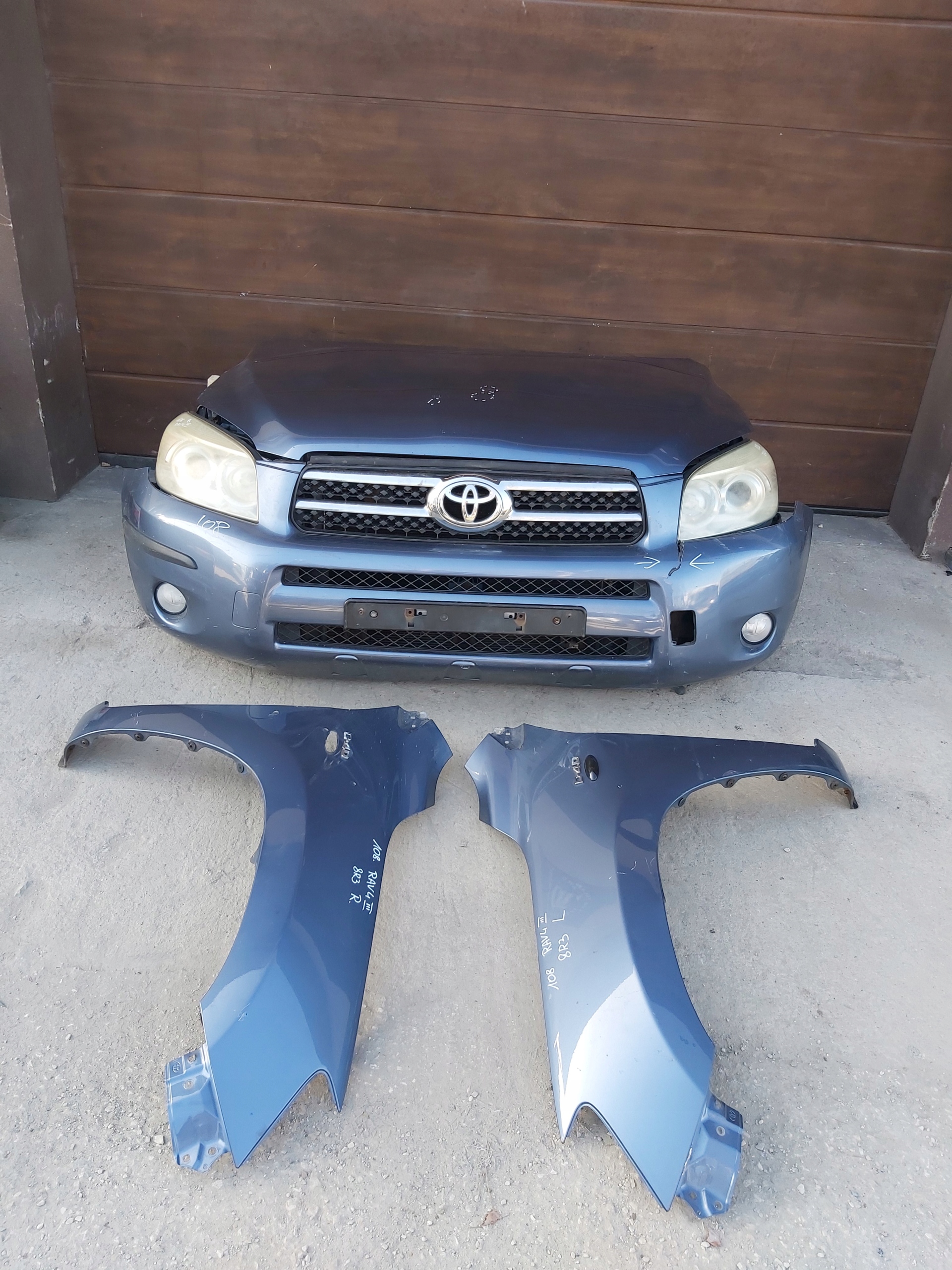 Toyota Rav4 III kompletny przód zderzak maska pas