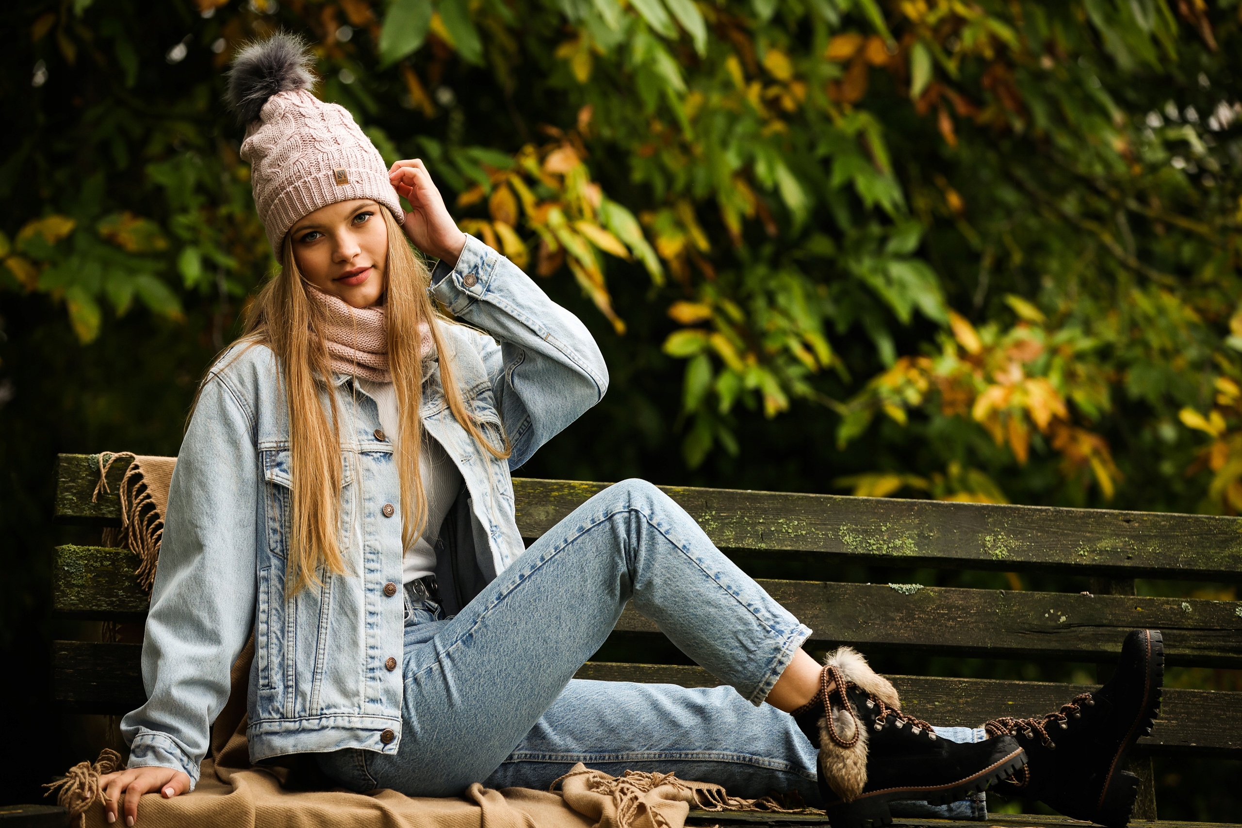 CZAPKA DAMSKA ZIMOWA Z POMPONEM POLAREM KOMIN RĘKAWICZKI HEYO KOMPLET Cechy dodatkowe ocieplenie pompon