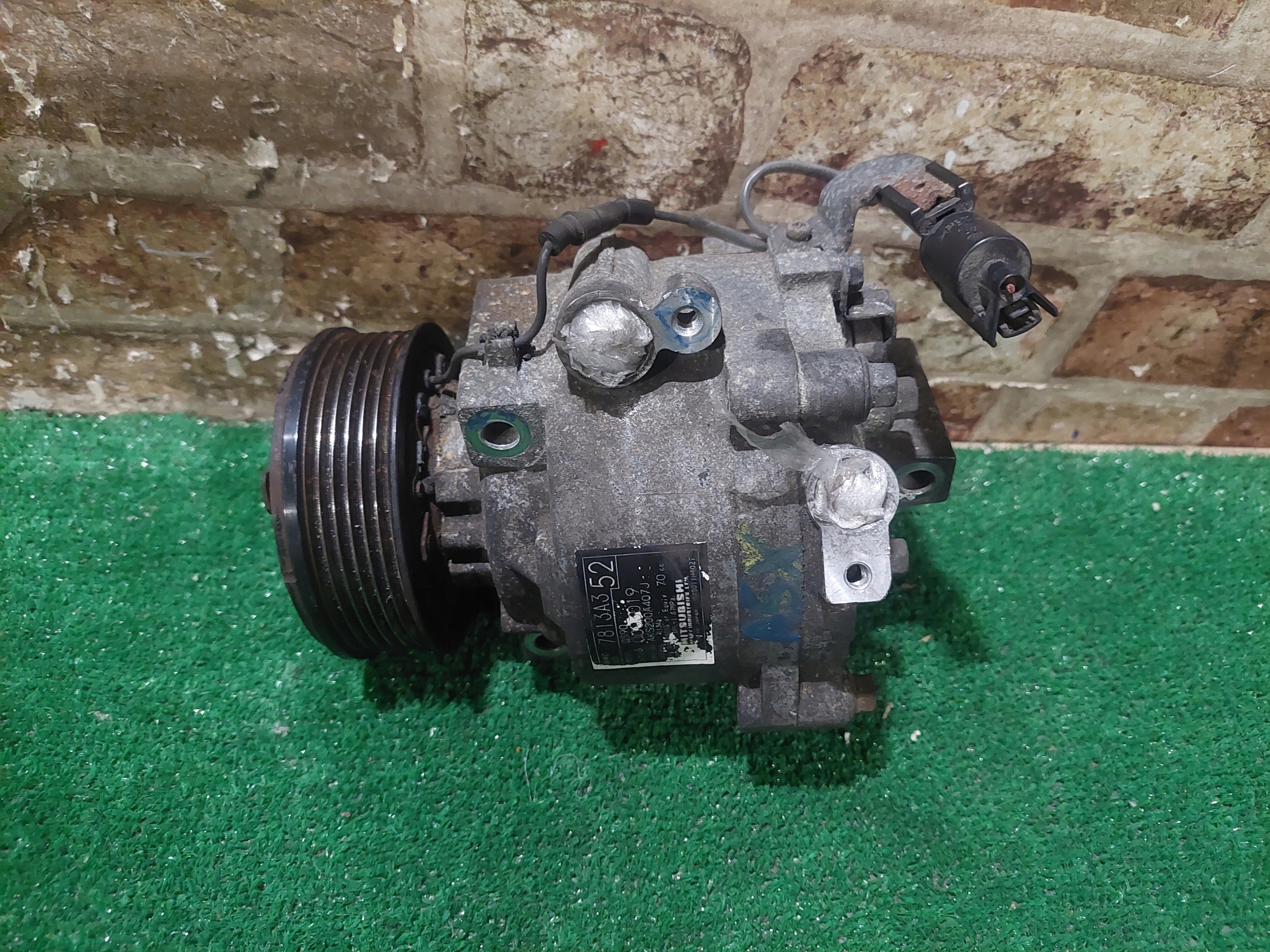 компрессор кондиционера AKS200A407J 7813A352 mitsubishi ASX 2010 год