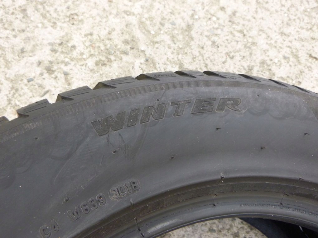 PIRELLI SOTTOZERO 3 225 60 R17 99H opona zimowa Profil opony 60