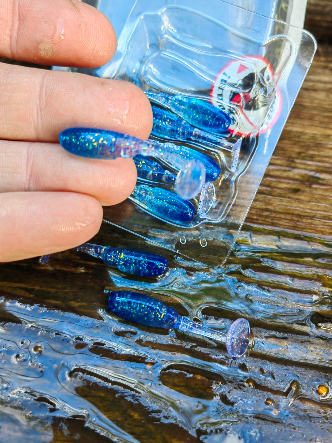 8 szt. Imitacja narybku RIPPER KOPYTO TICT BOMB SHAD 4 cm MADE IN JAPAN HIT