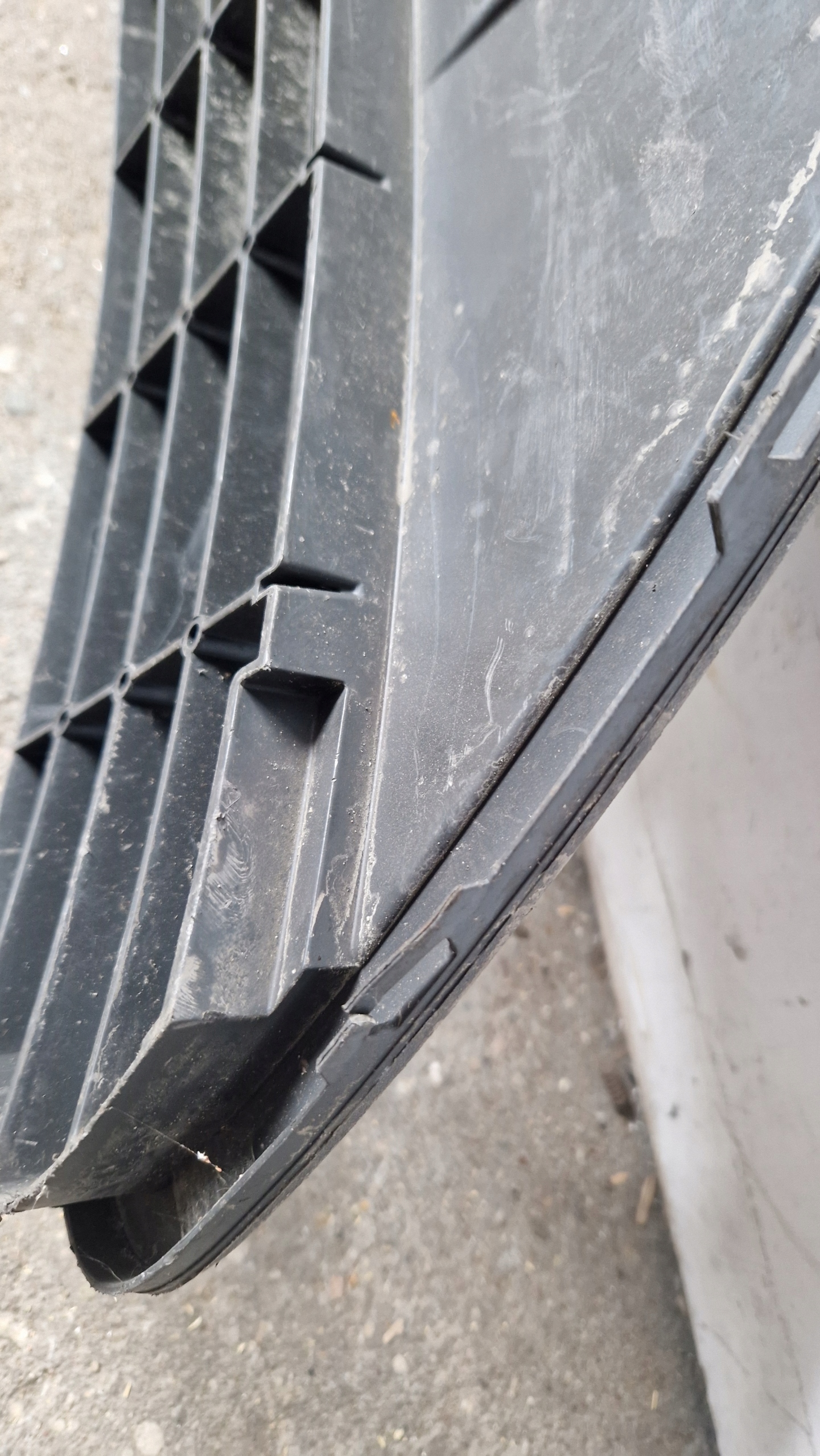 Grill Grill FORD FOCUS MK2 LIFT 8M51-17B968-A