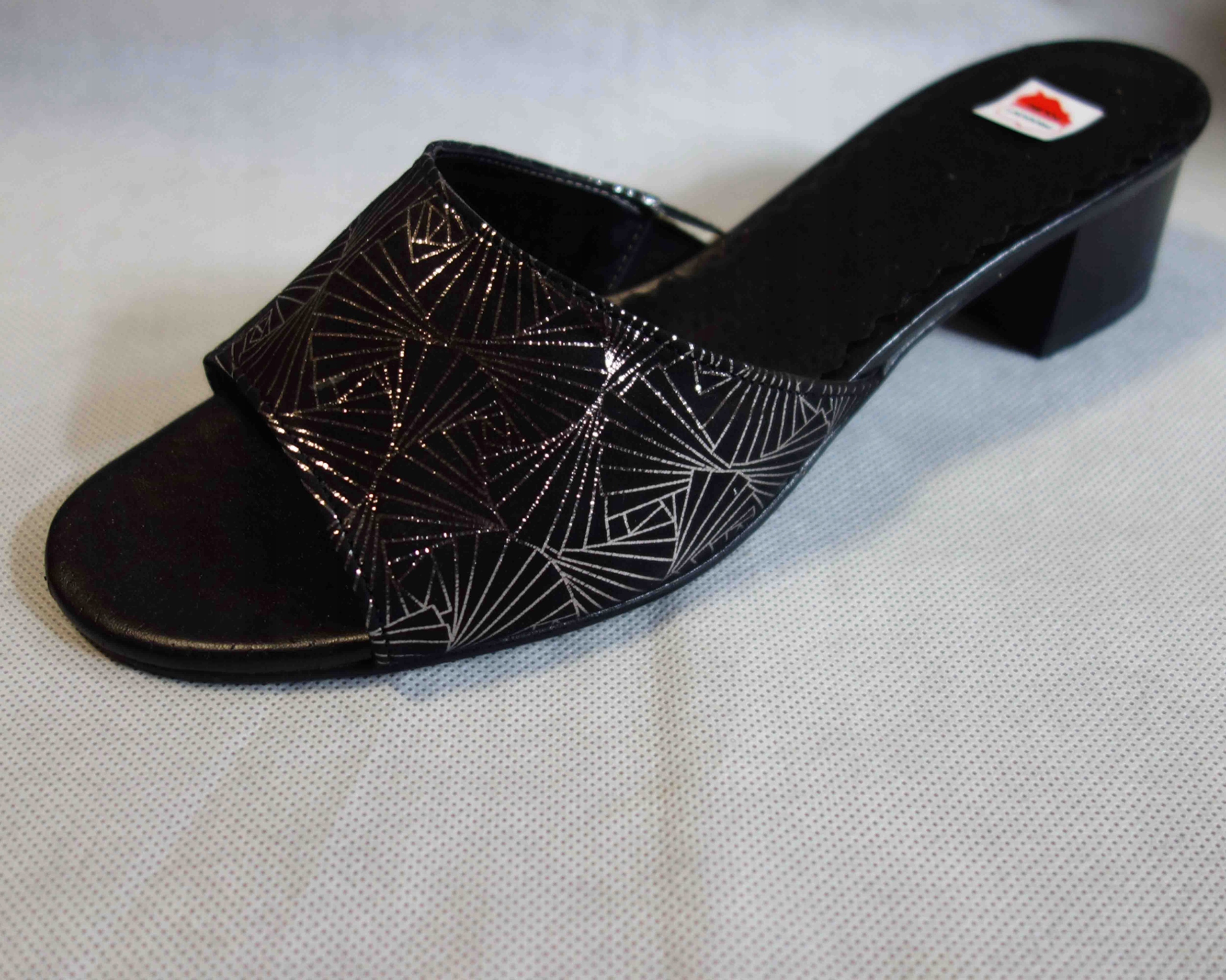 SKÓRZANE klapki CZARNE OBCAS 4 CM SZEROKIE 38 Rozmiar 38