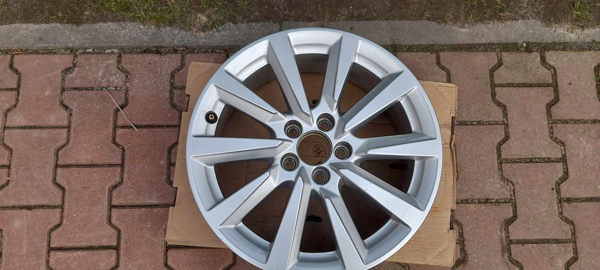 disk hliníkový AUDI 6.5" x 16" 5x100 ET 40 82A601025C