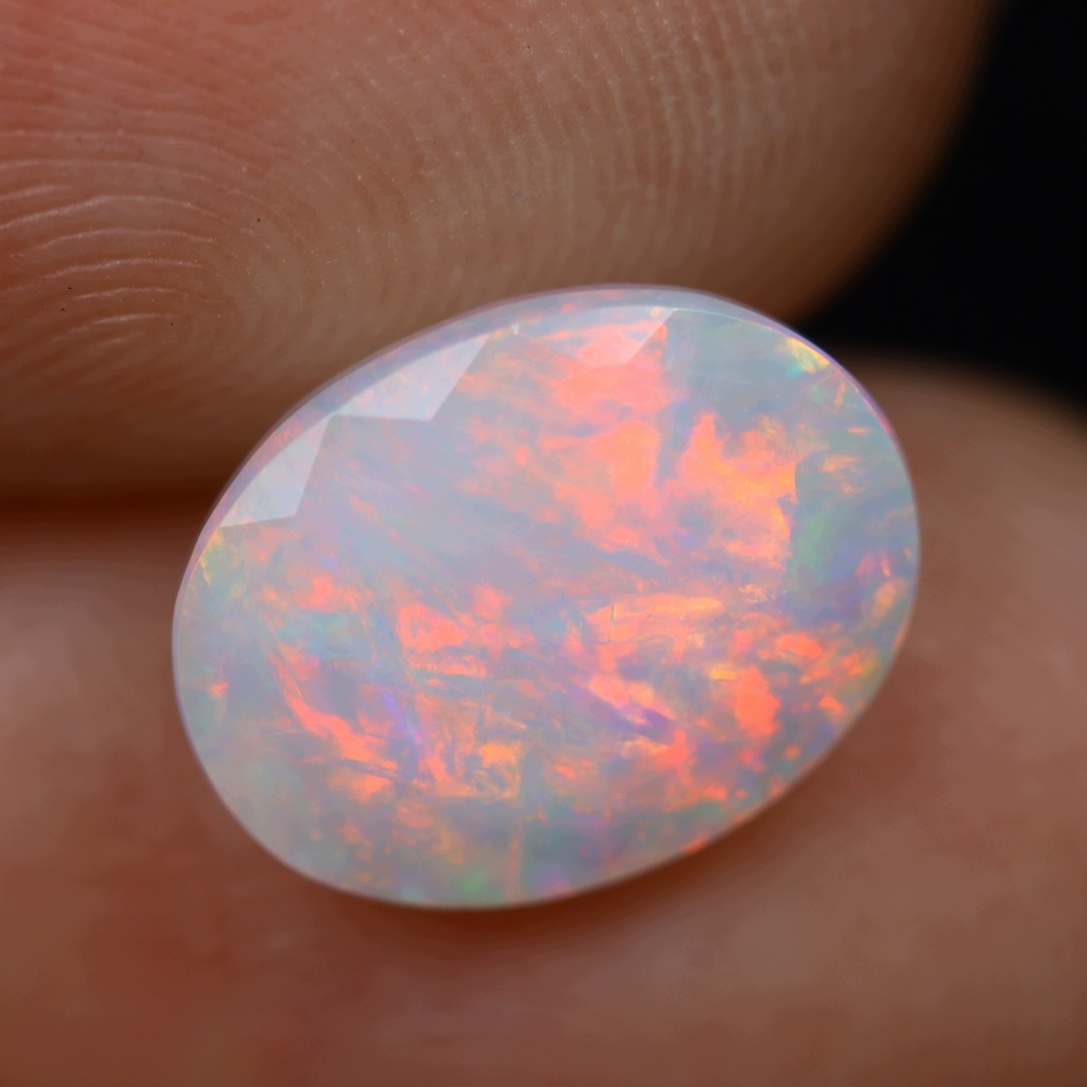 Přírodní opál 2.17 ct Ovál Etiopie certifikát Wbd