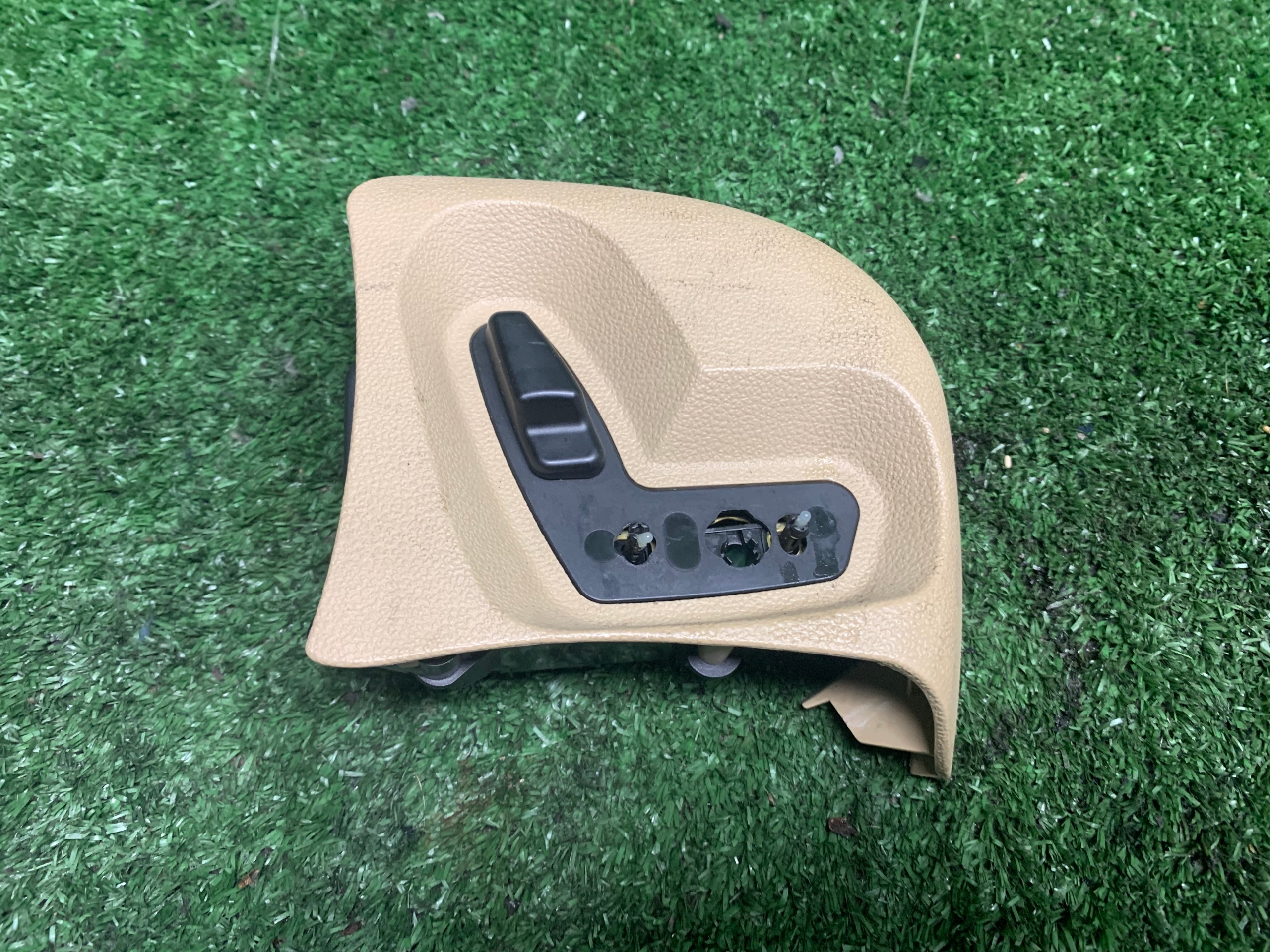 switch of control seat right front MERCEDES E W211 2118701110