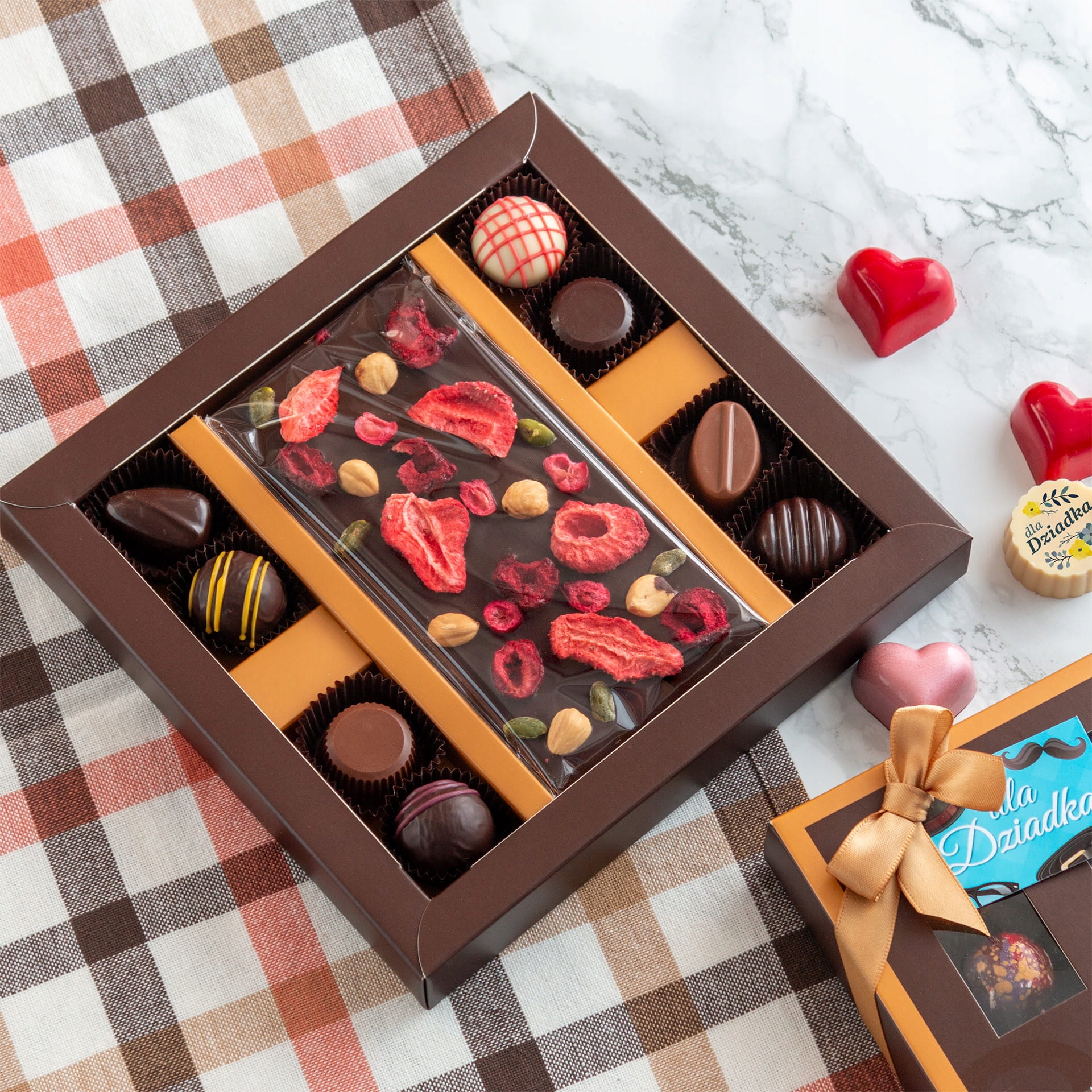 Bombonierka Dla Dziadka z tabliczką czekolady i 8 pralinami klasycznymi