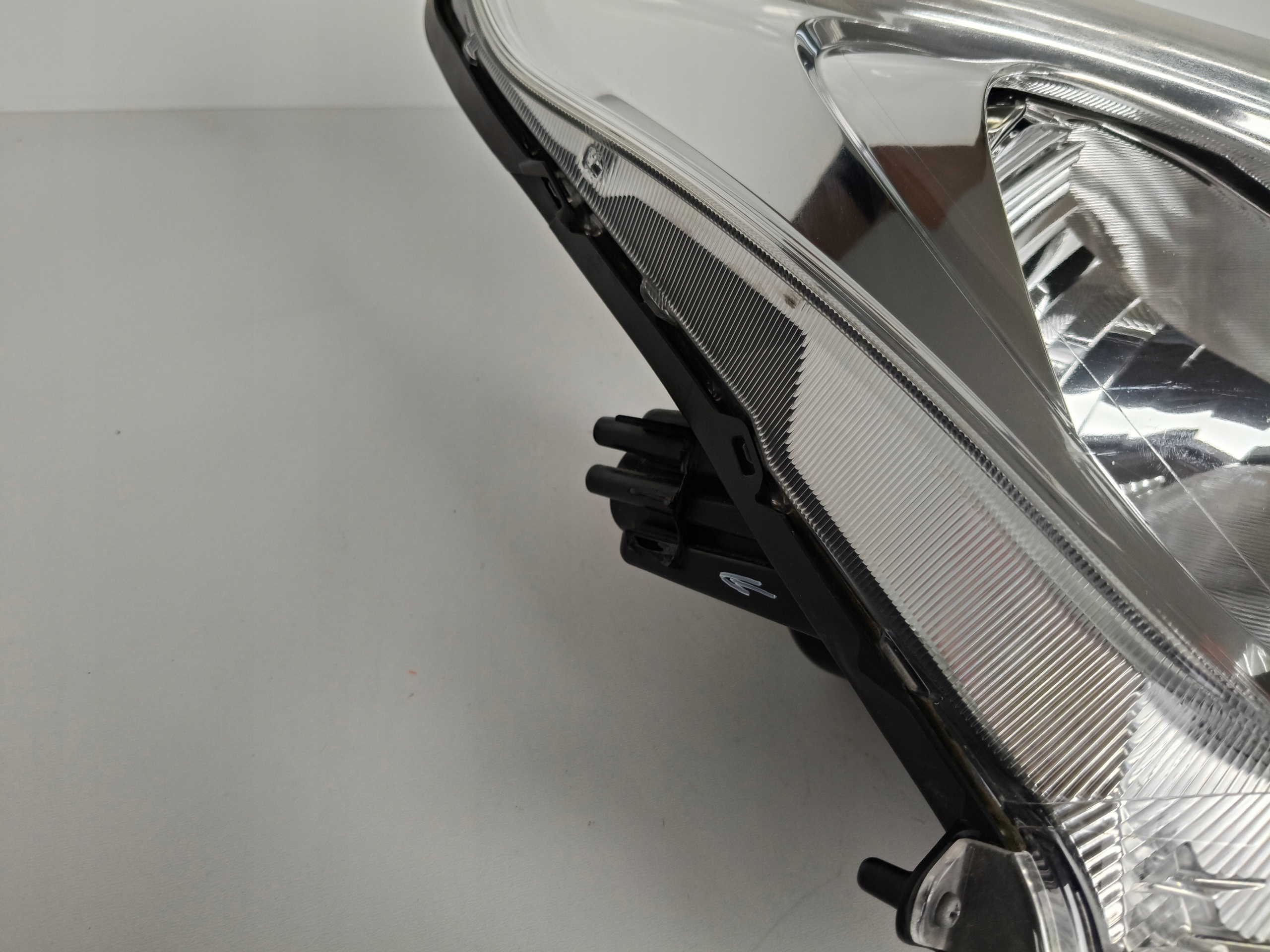 light right REFLEKTOR SUZUKI SWIFT MK8 17
