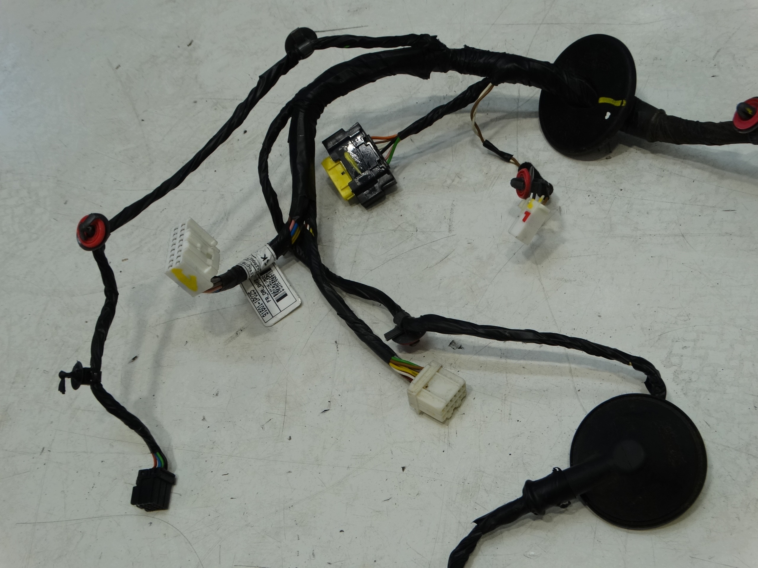 bundle wiring door left front KIA VENGA 09-19R. 91601-1P025