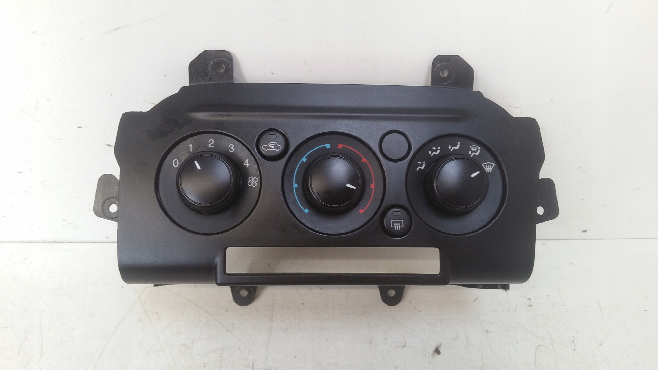 Panel Bouches buses Sans klimy E3B518549CE Ford KA+