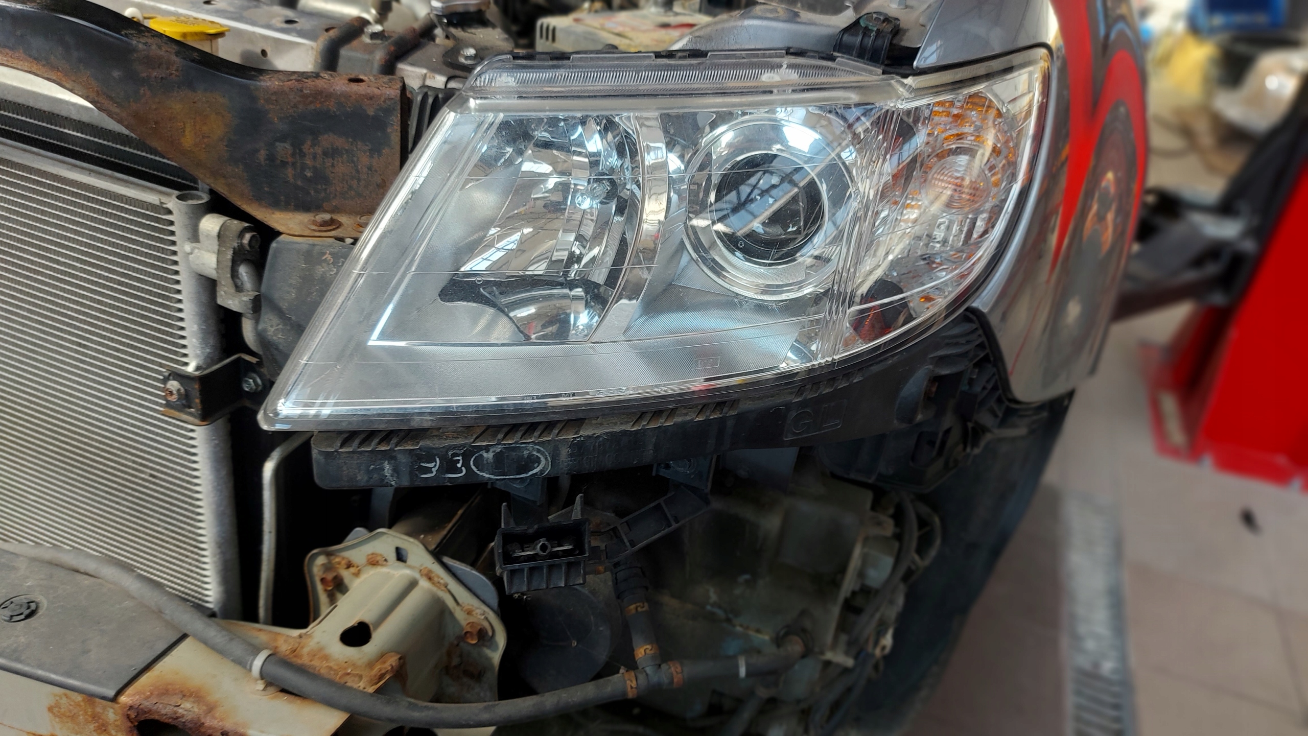 ФАРА ФАРА КСЕНОН ЛЕВЫЙ SUBARU TRIBECA 3.6 (08-