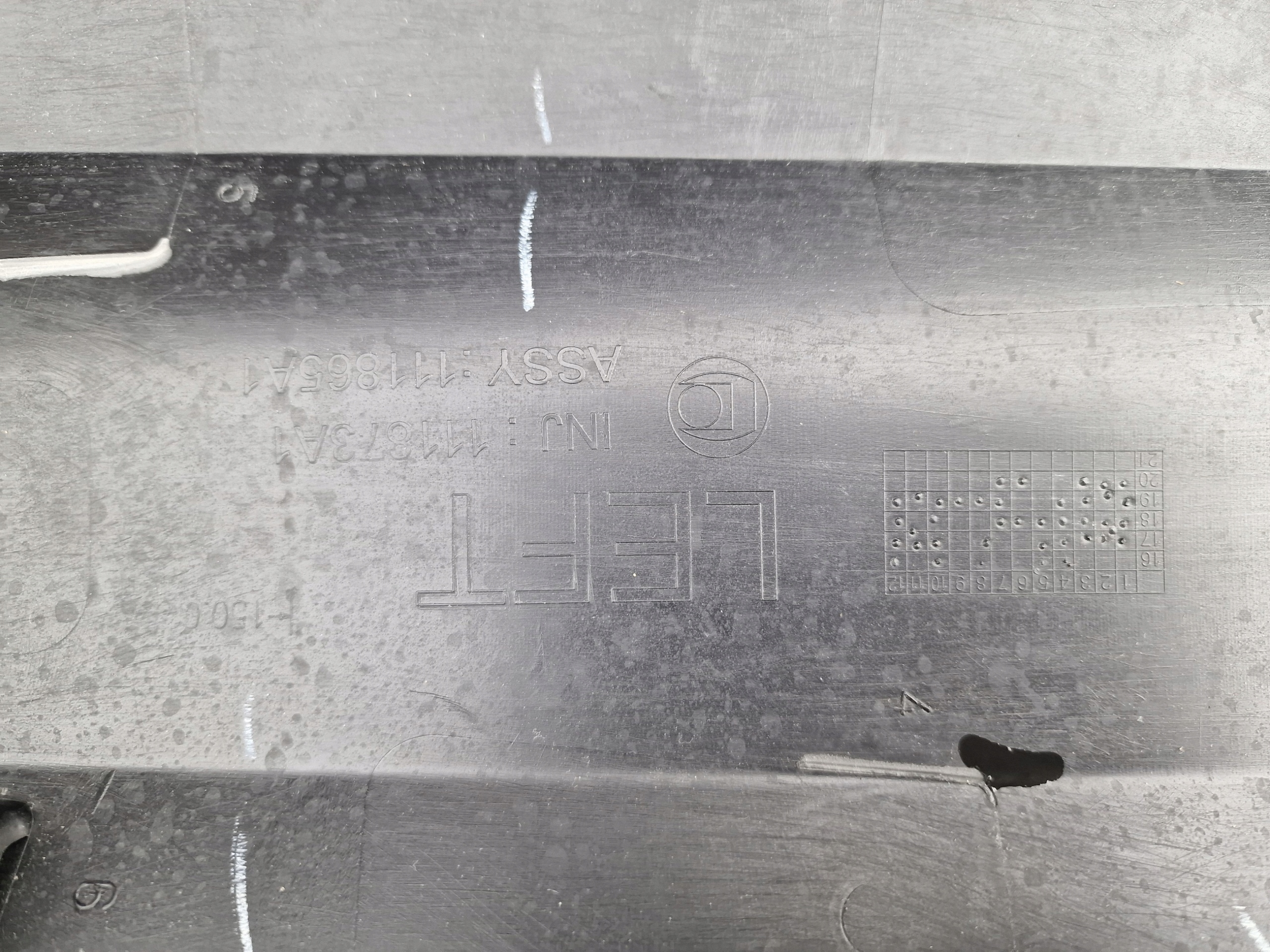 OPEL GRANDLAND X moulding door left front cap