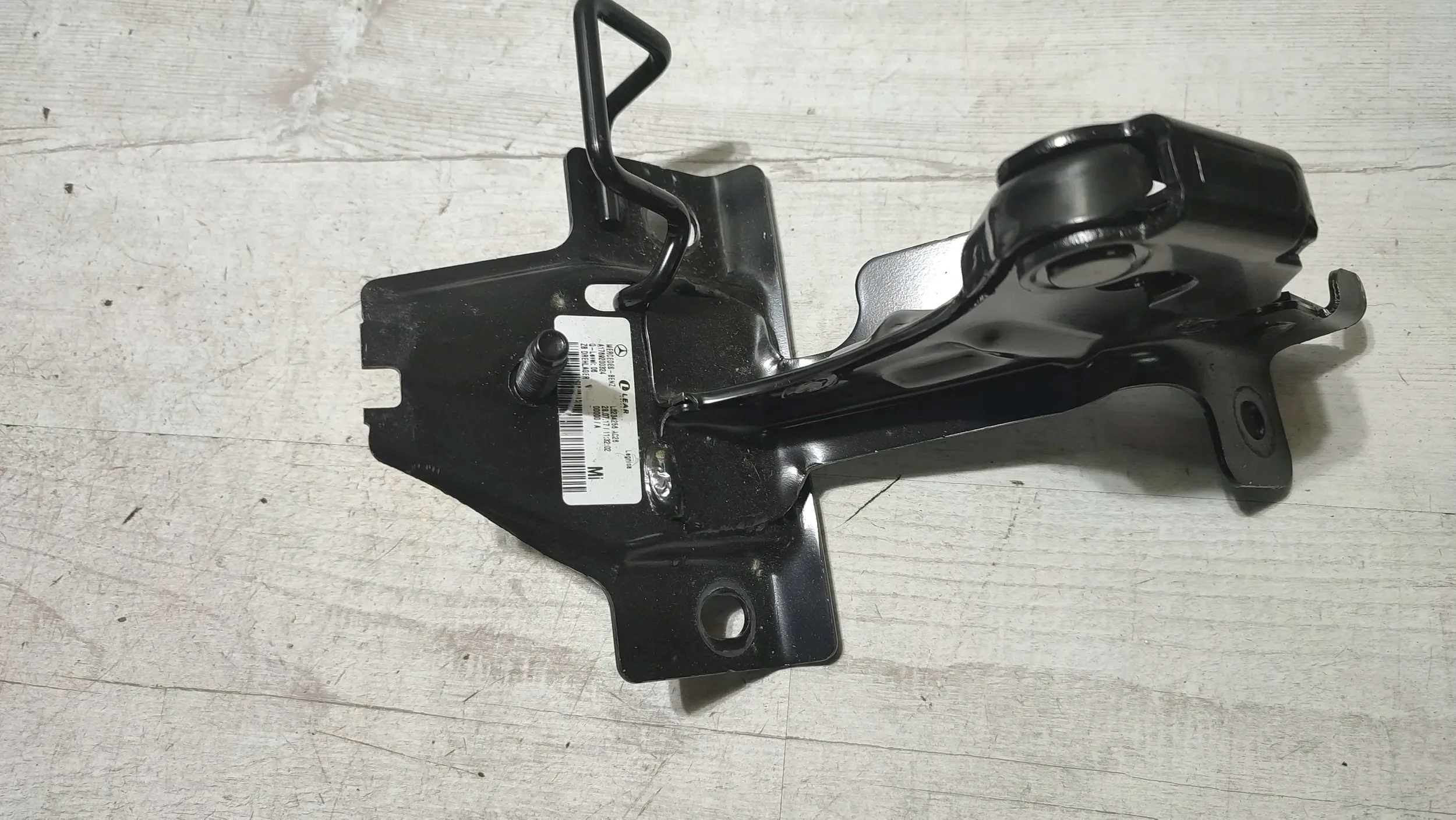 Mercedes-Benz A-classa W176 17r. 1.5cdi Support plaque kanapy Arrière