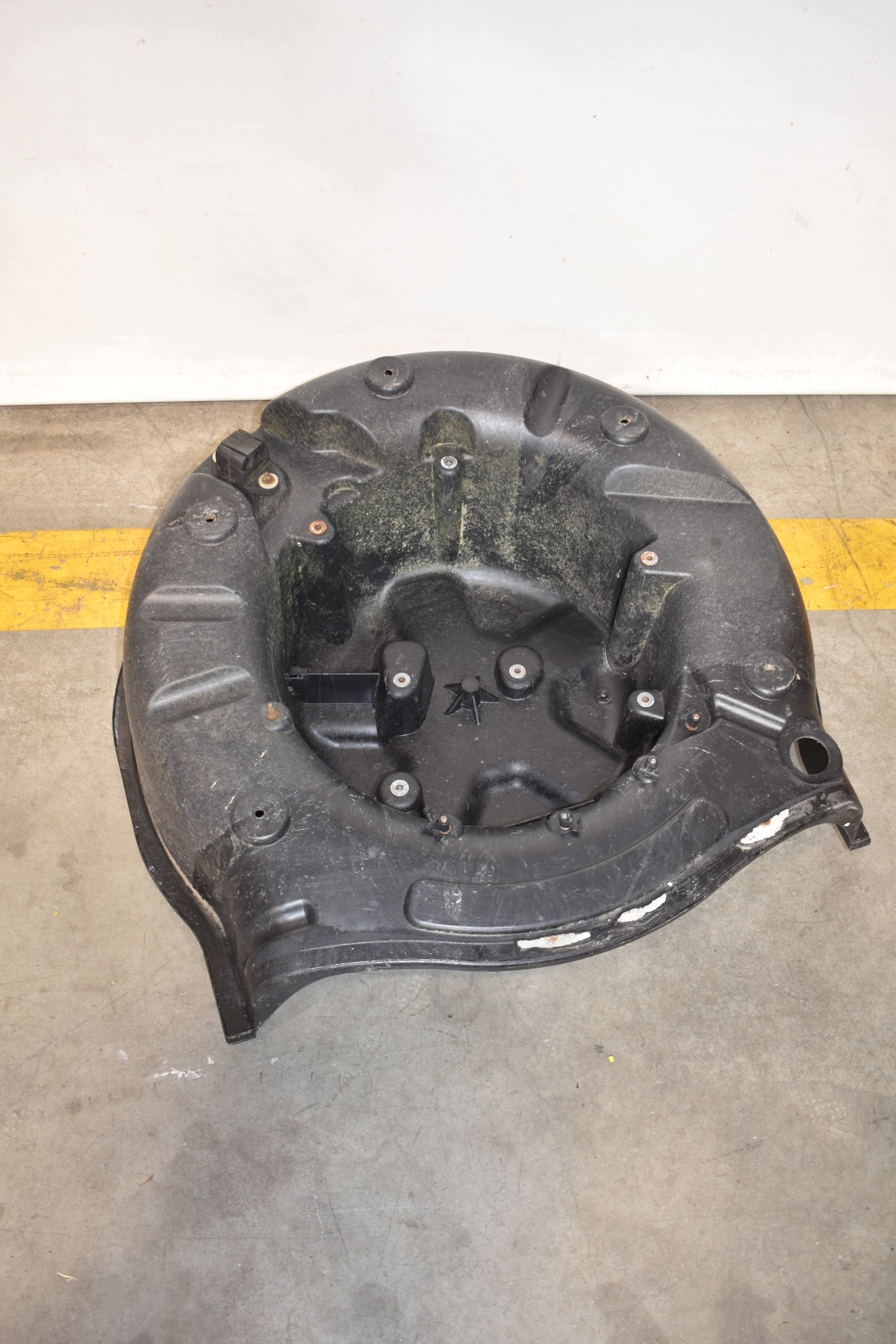 IDEALNA cover for wheel spare BENTLEY FLYING SPUR 1