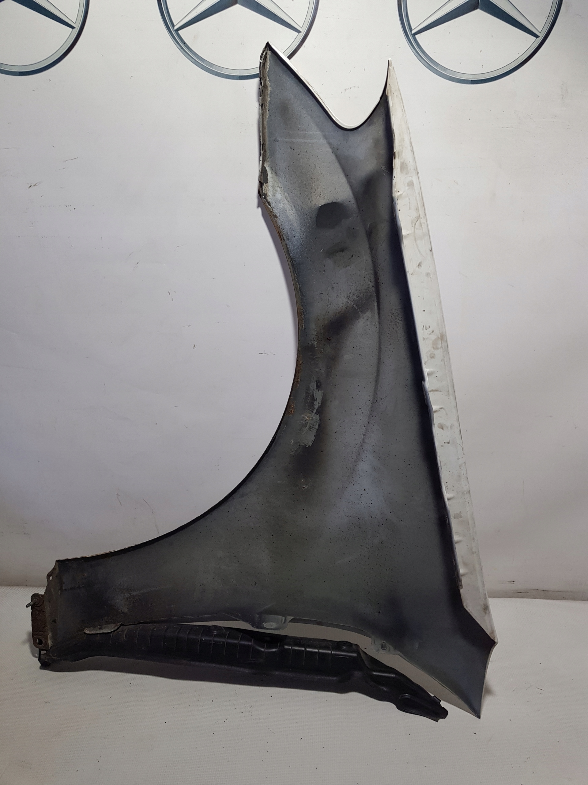 fender front right front Mercedes ML W164 650