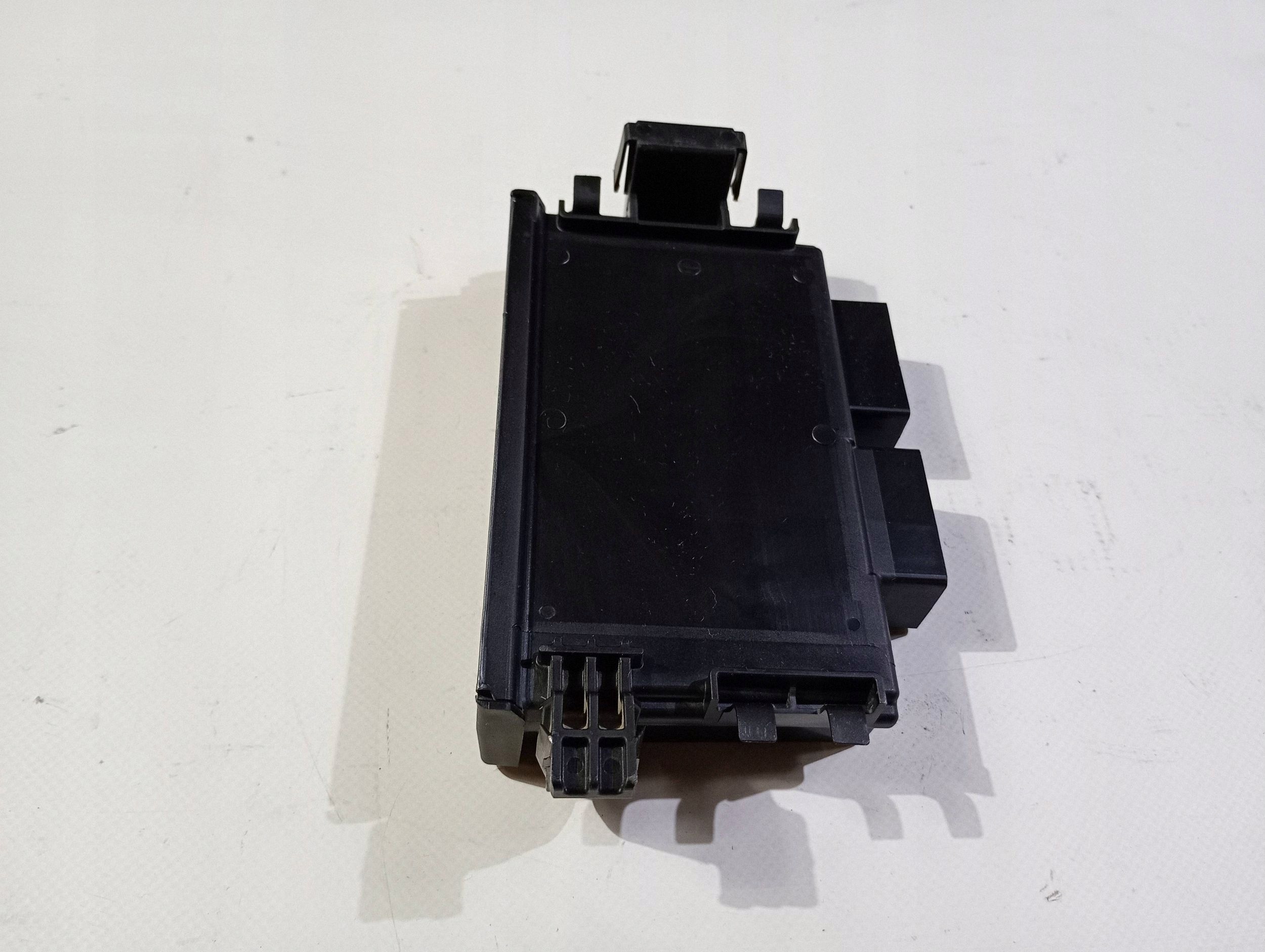 control unit module electrical bonnet boot of the rear Ford Explorer V 2011