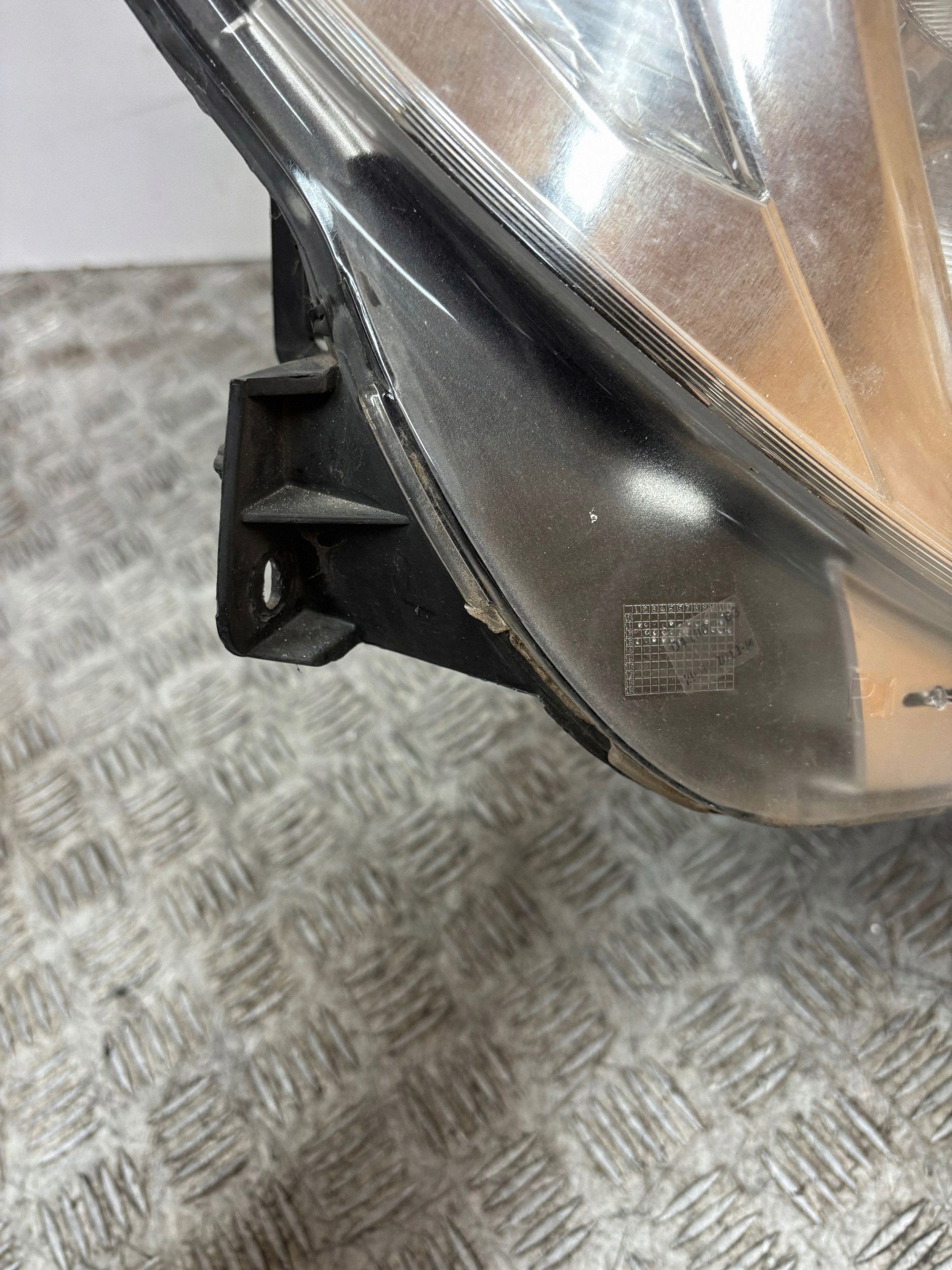 REFLEKTOR light right OPEL CORSA D LIFT 13432890