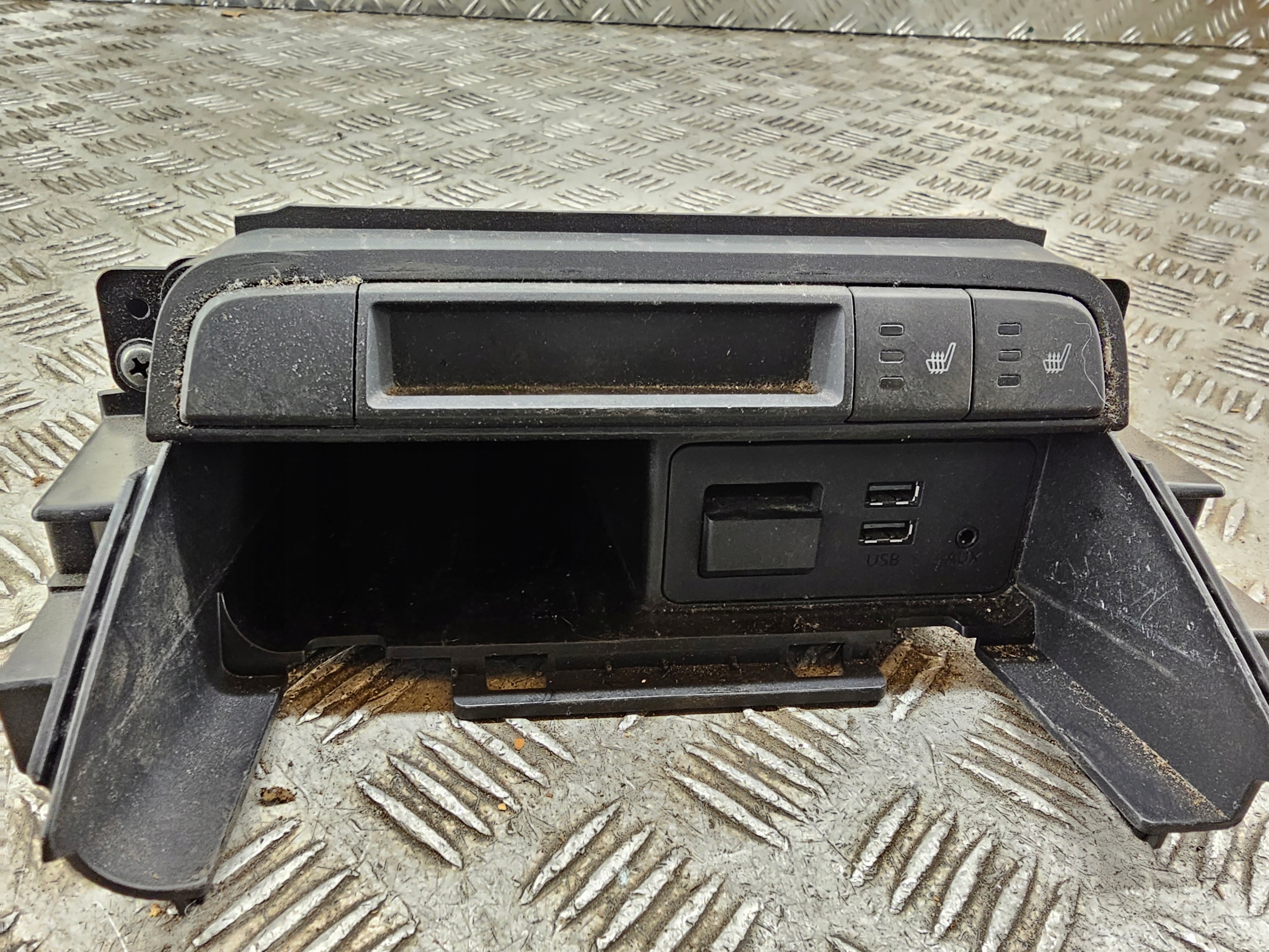 PANEL Hitzung Sitze Kartenleser USB MAZDA MX-5 N243-669U0 NA6W-55260
