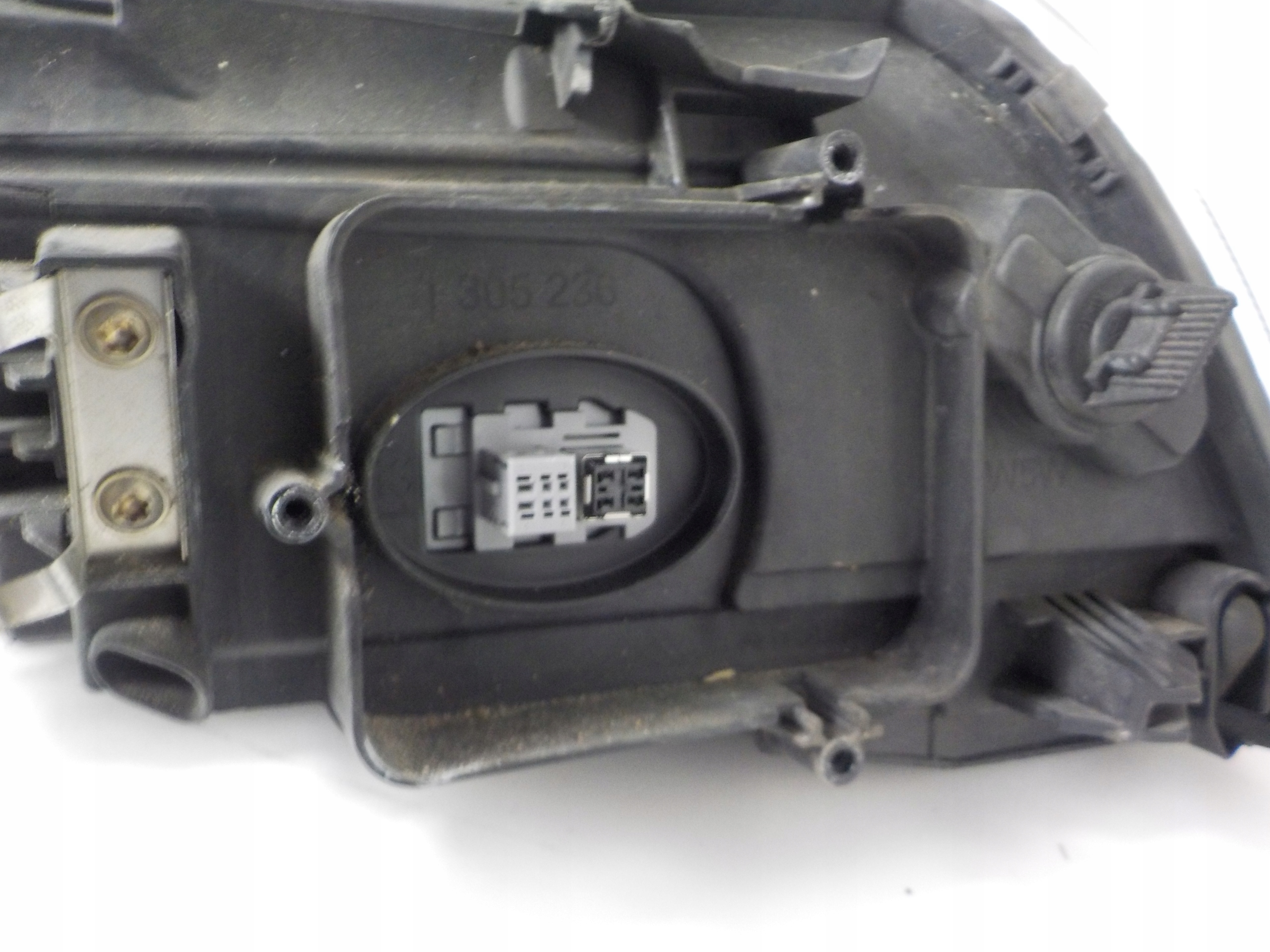 VOLVO C30 XENON LIFT light left front front UK