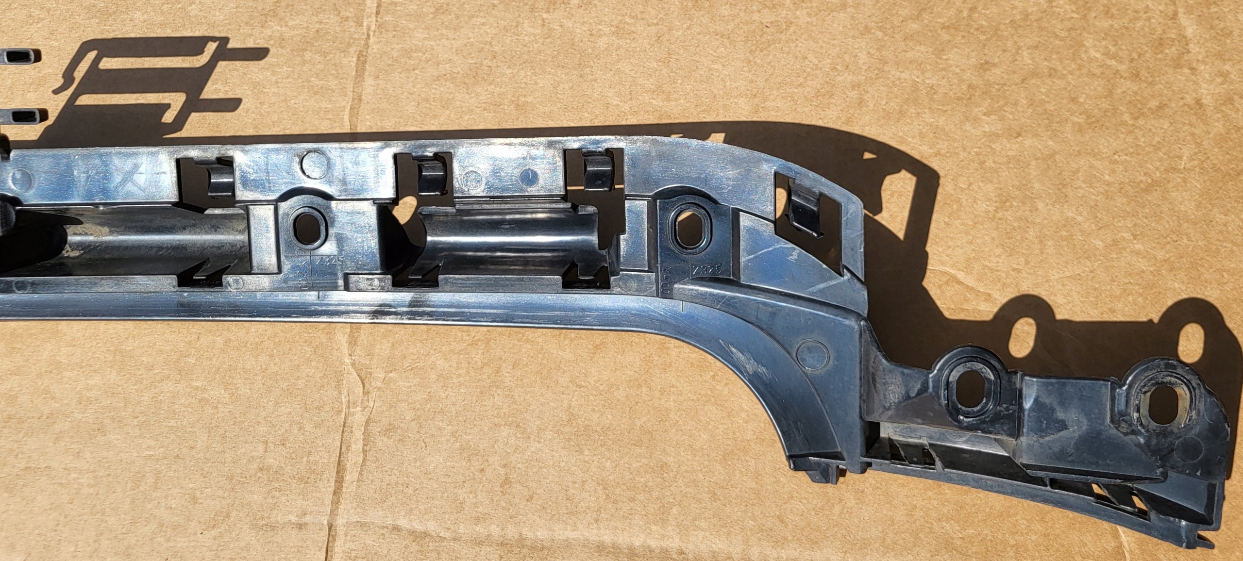 bumper bracket central rear part PROWADNICA rear console BMW 1 E87 E81 OE