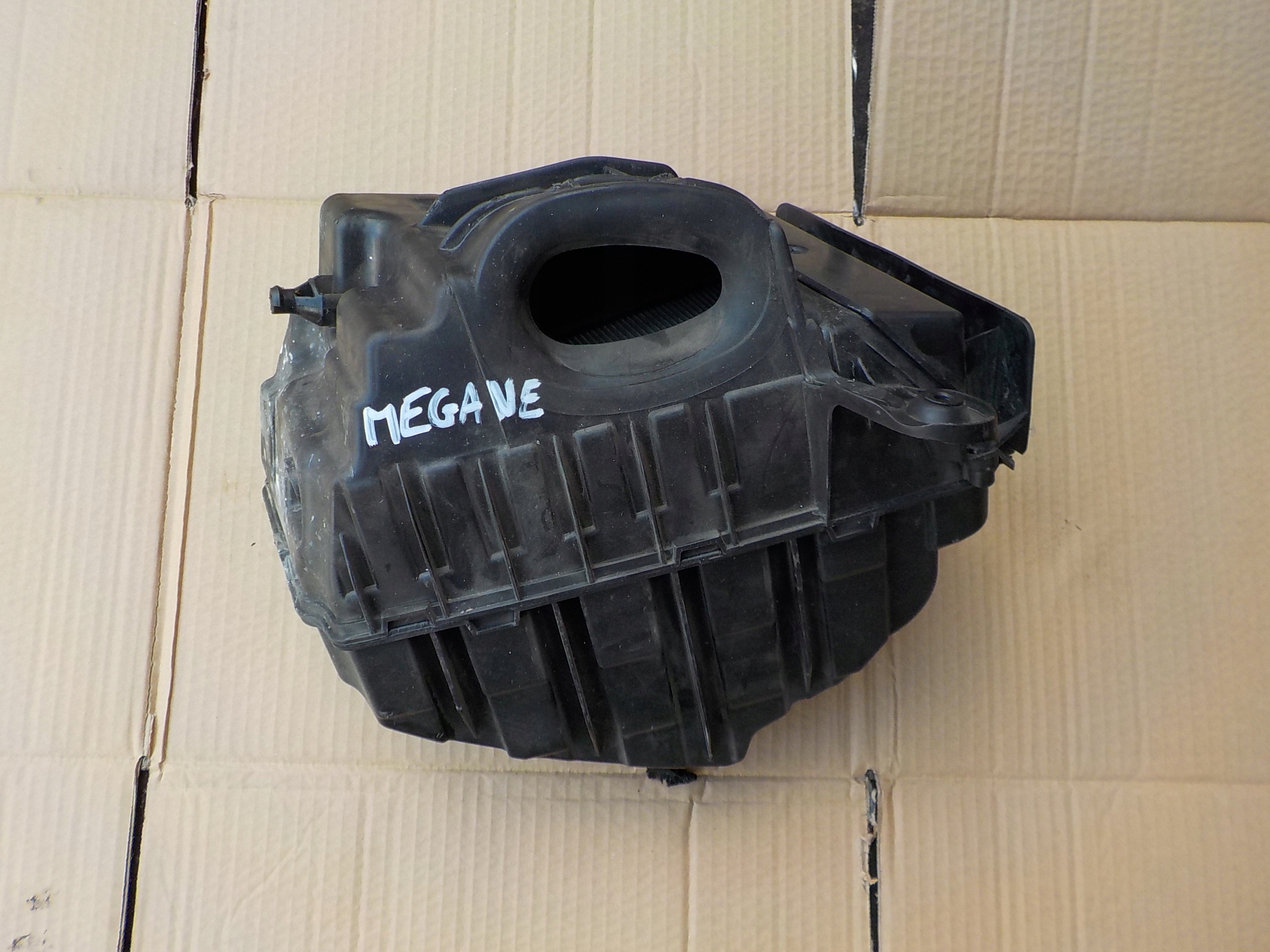 Gehäuse filter luft renault megane III 1,9 DCI 8200947663