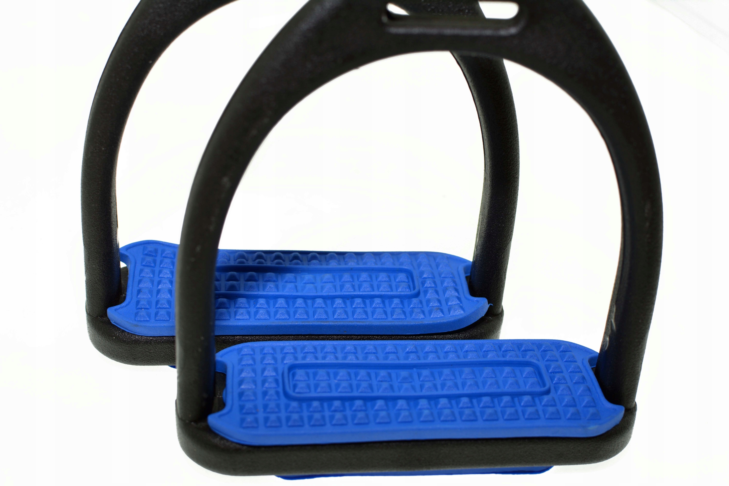 STRZEMIONA PLASTIKOWE kOMPOZYT + PUŚLISKA 135cm Model strzemiona