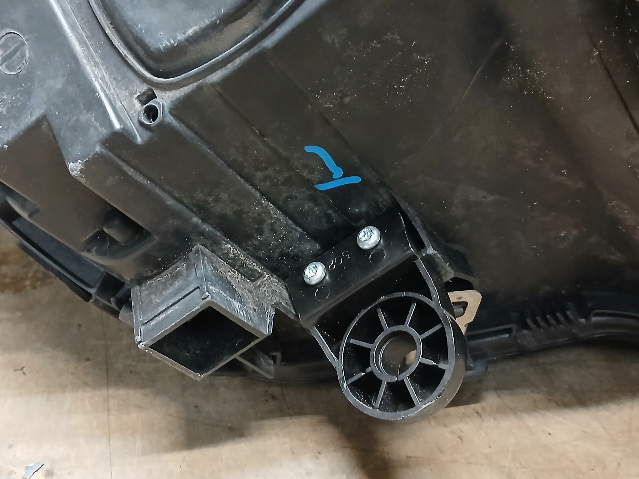light front left MERCEDES C KLASA W205 FULL LED ILS A2059063104