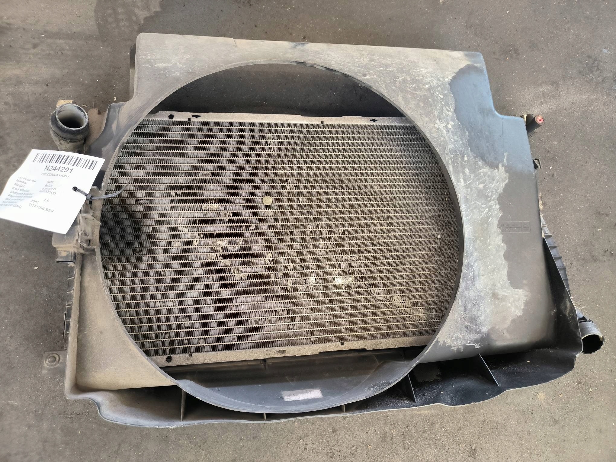 chladič vody BMW E39 525 D