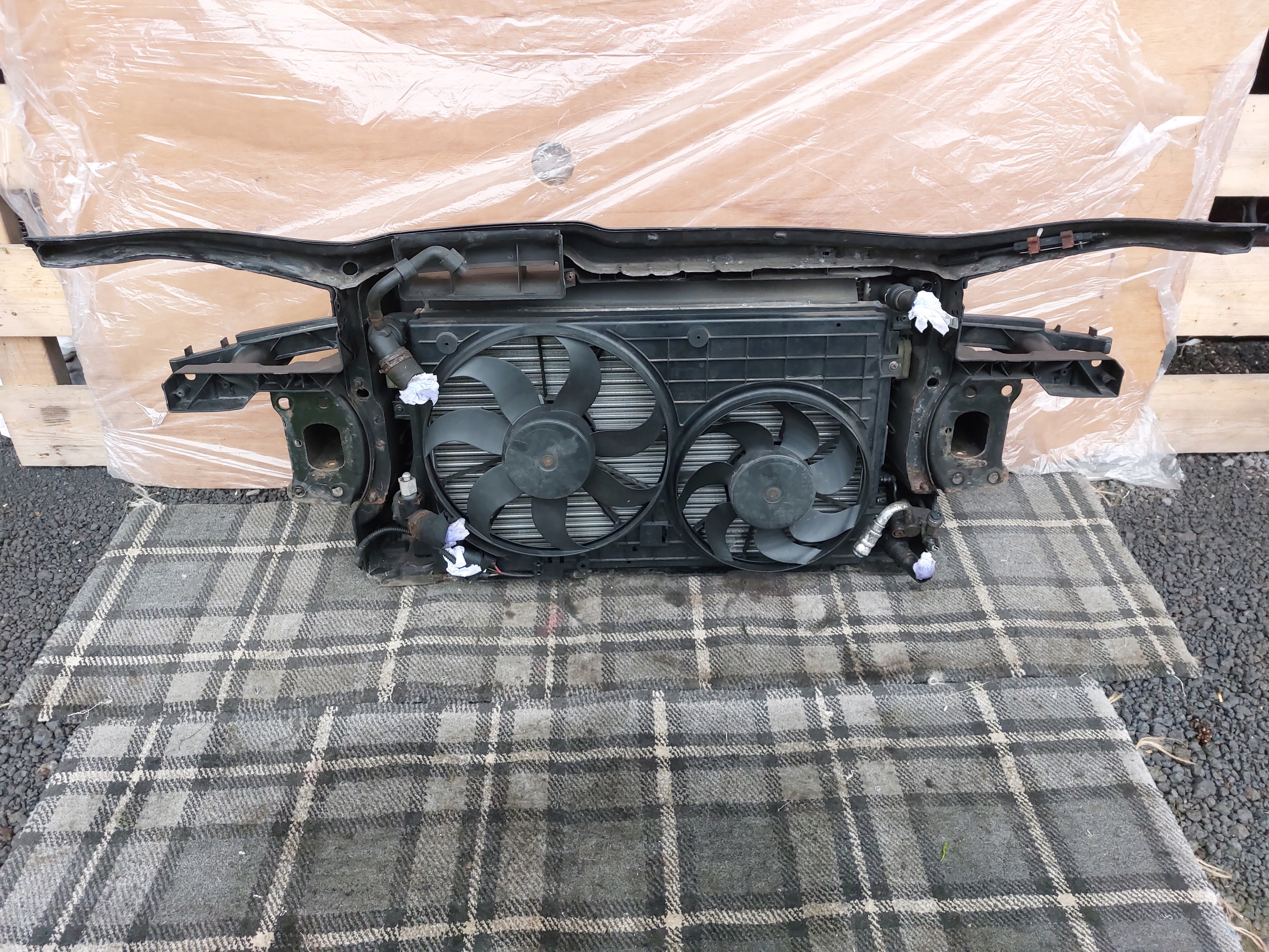 support panel for radiators radiator VW GOLF V KOMBI JETTA 1.6 petrol 09r