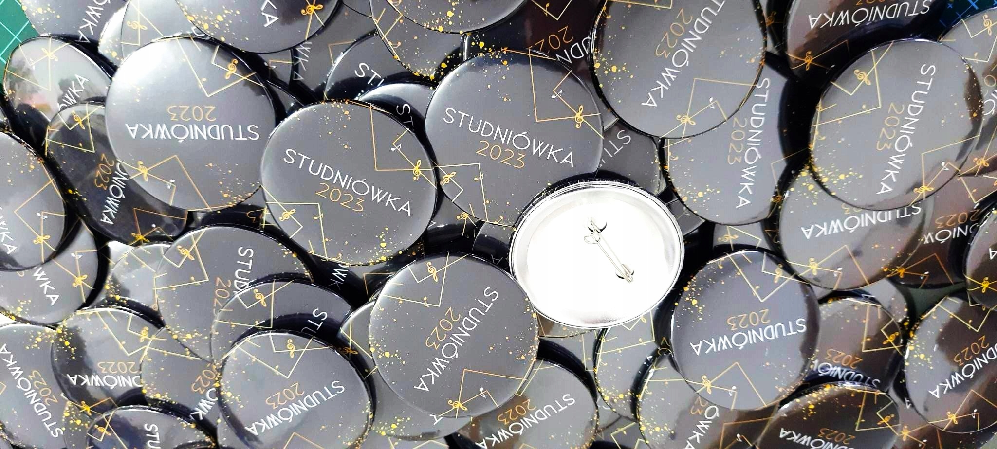 BUTTON BAL ÓSMOKLASISTY PRZYPINKA 2024 Marka Inna