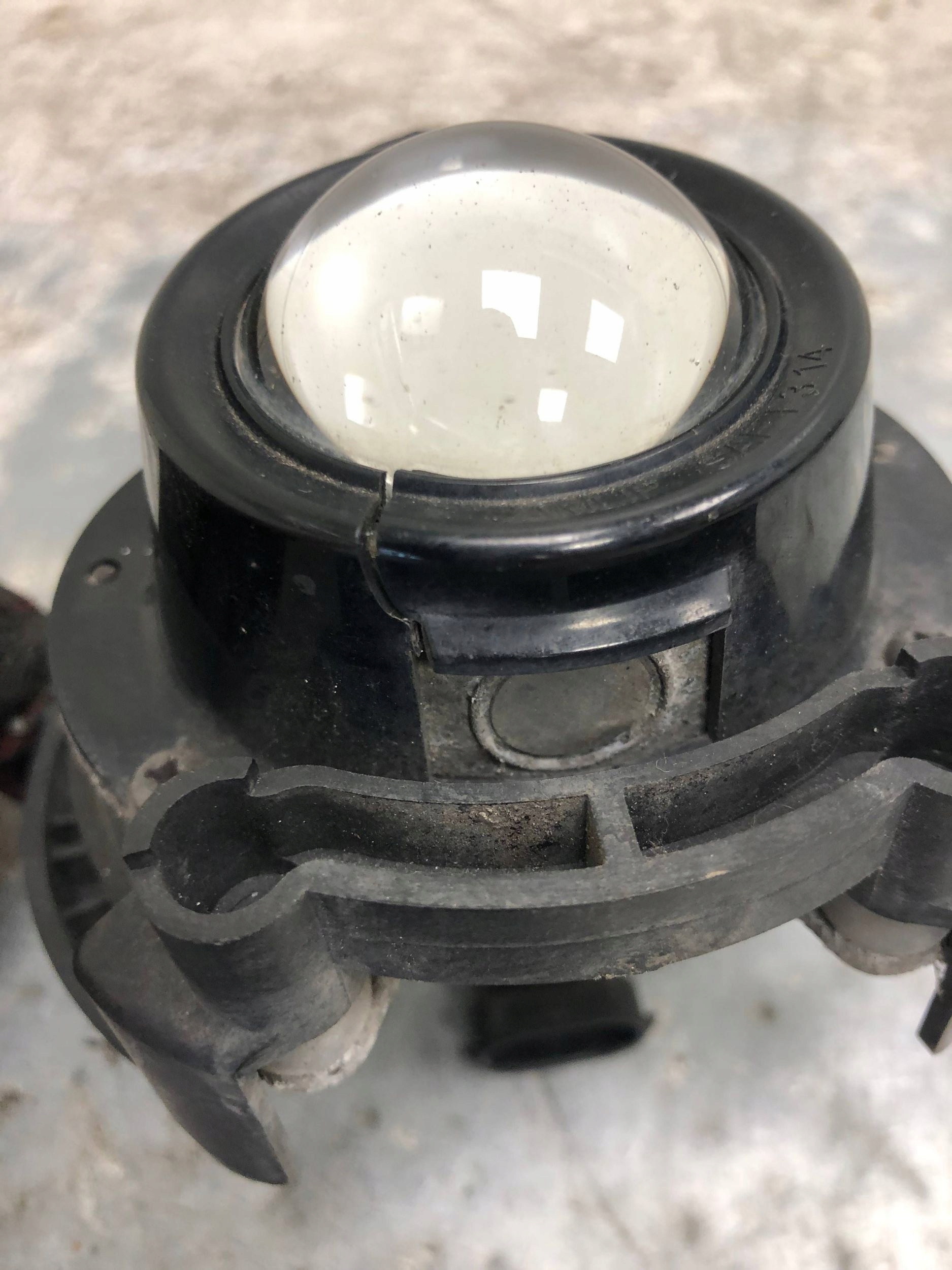 fog light left front OPEL MOKKA 95419301