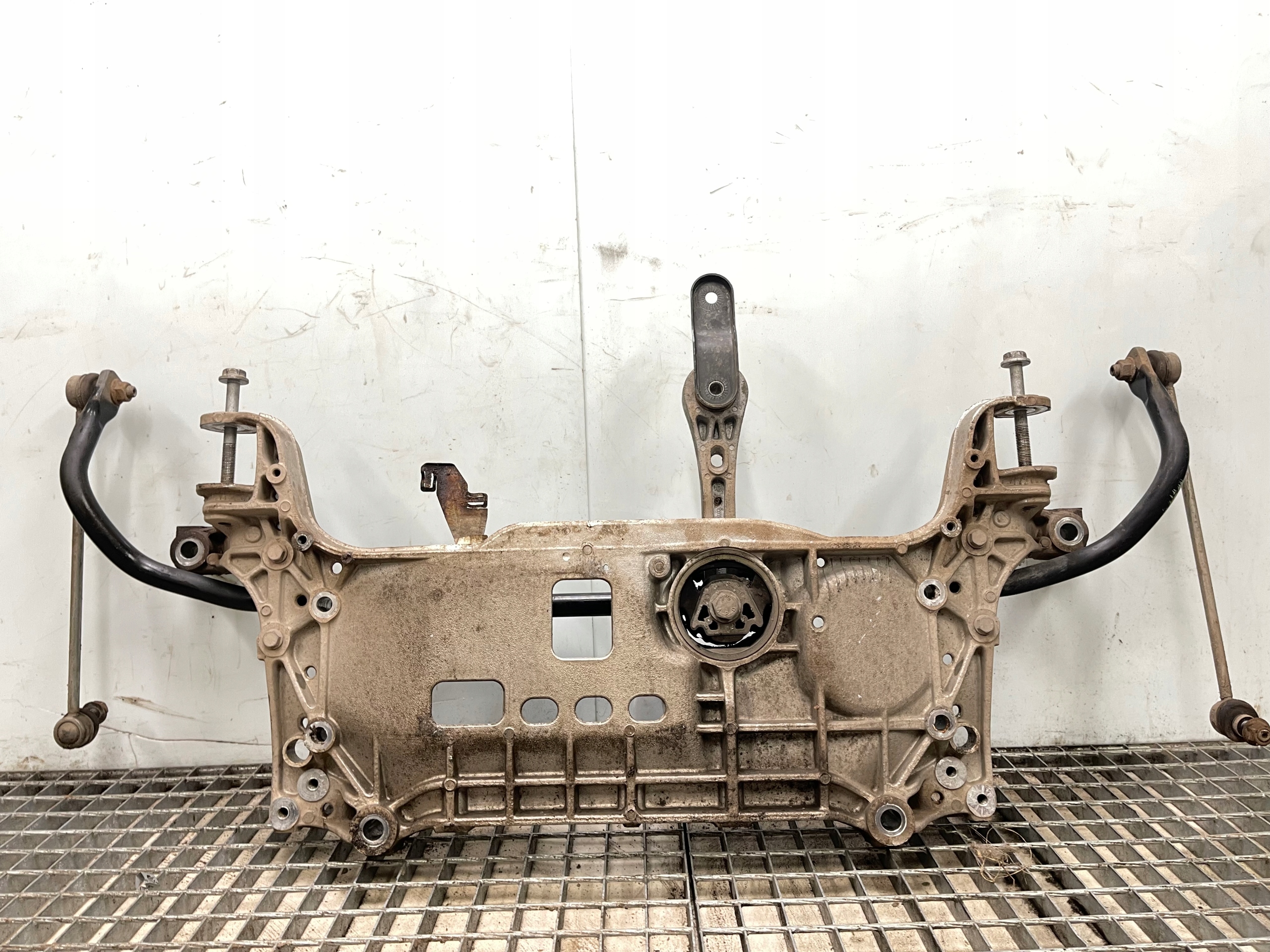 VW PASSAT B6 B7 SHARAN 7N TIGUAN sider axle beam subframe front 7N0199369A