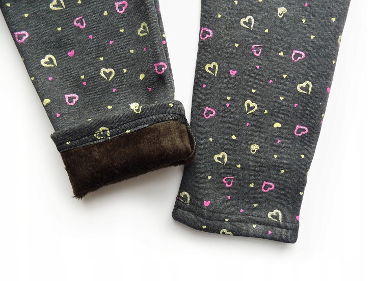 

Legginsy Na Futerku Serduszka Brokatowe 152/158