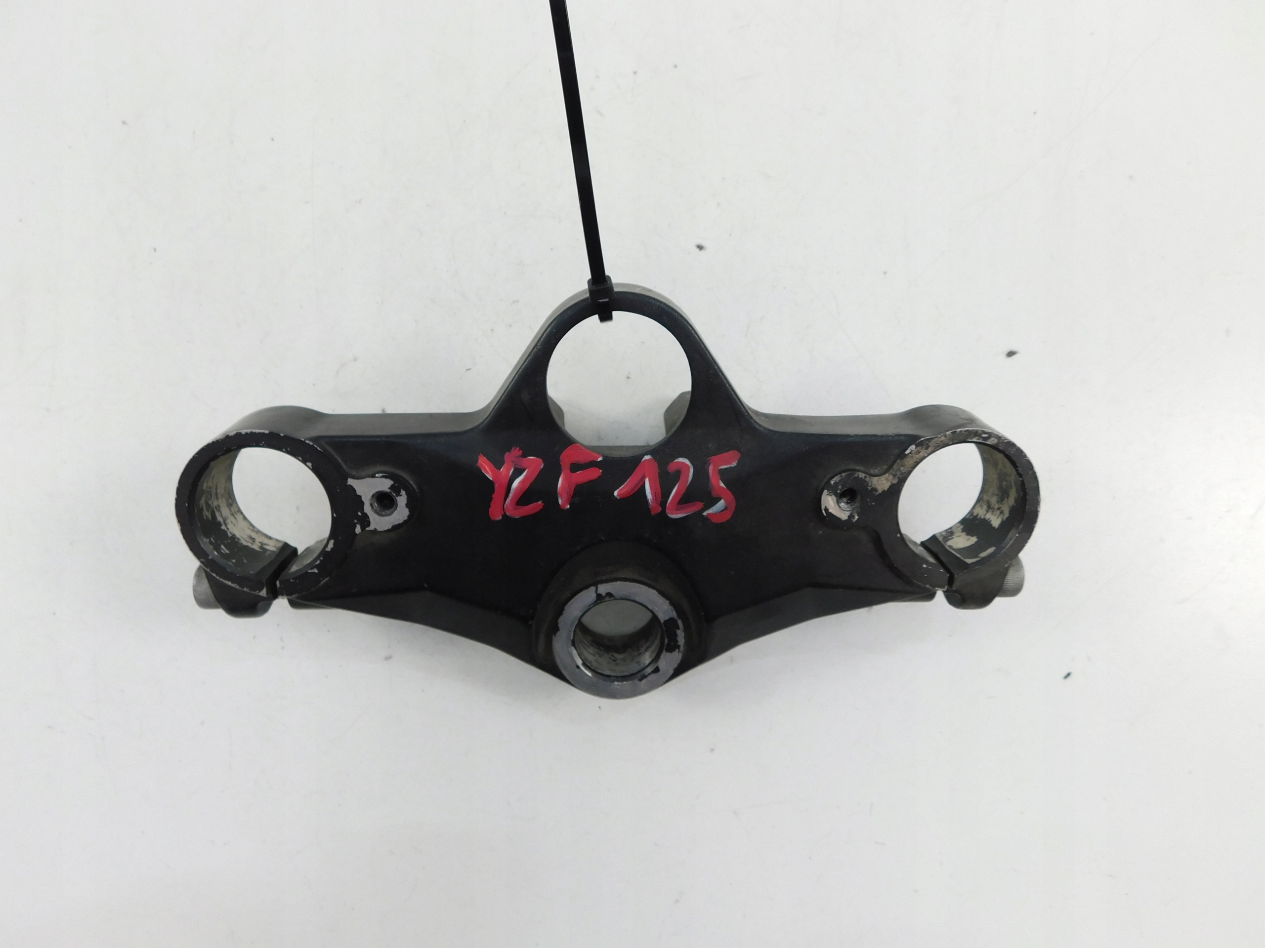 YAMAHA YZF 125 PÓŁKA ZAWIESZENIA GÓRNA