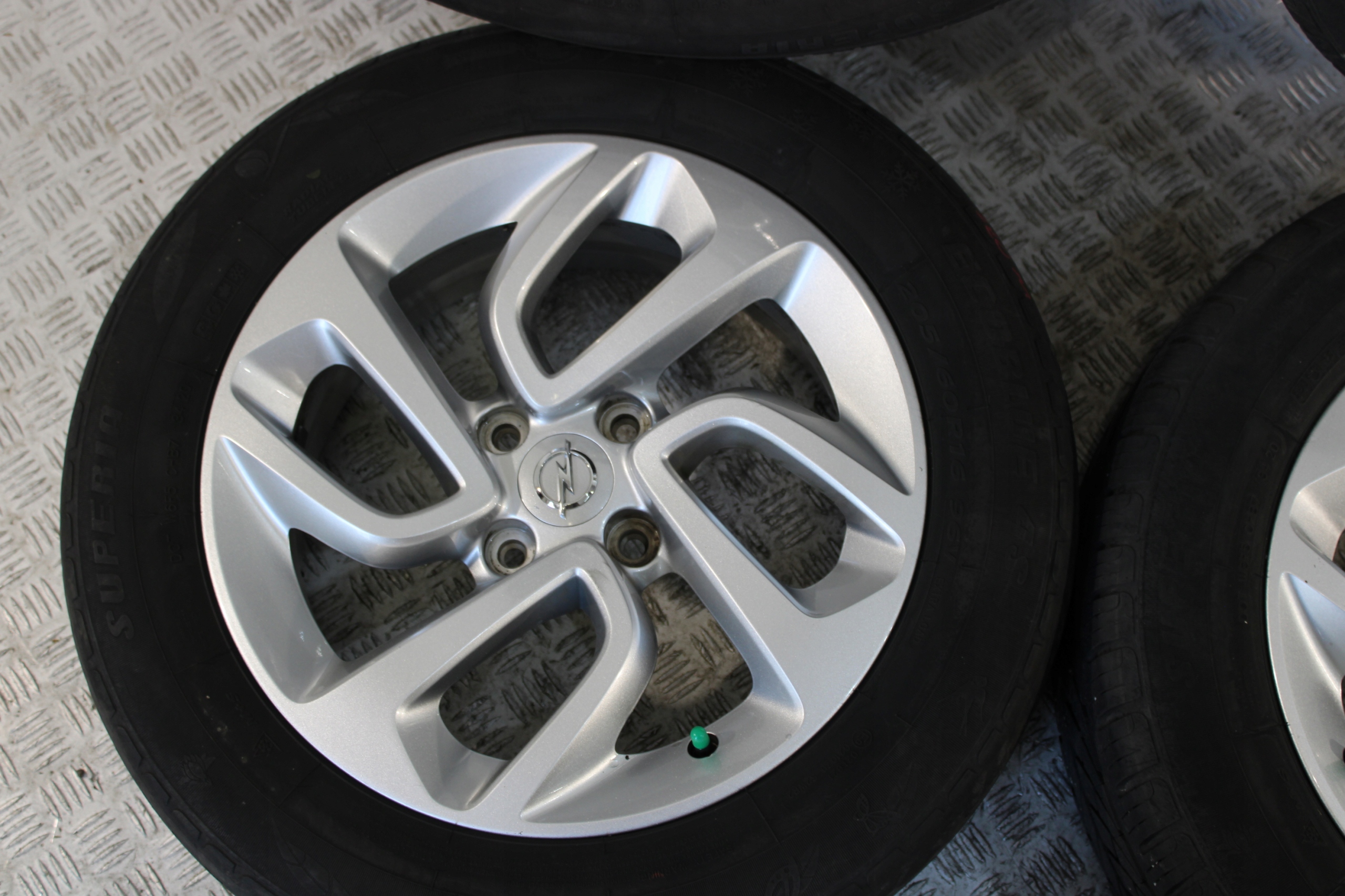 wheels discs disc 205/60 R16 OPEL CROSSLAND