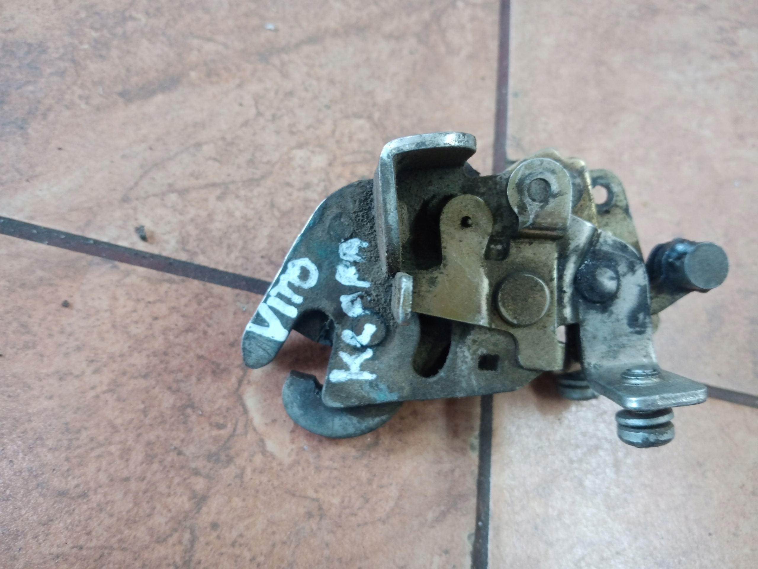 VITO ZAMEK KLAPY BAGAŻNIKA TYŁ