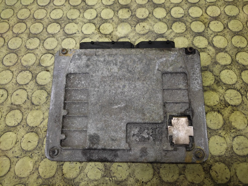 SKODA OCTAVIA II control unit of the engine 06A906033FB