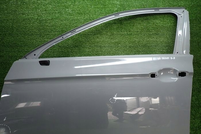 VW PASSAT B8 door left front front