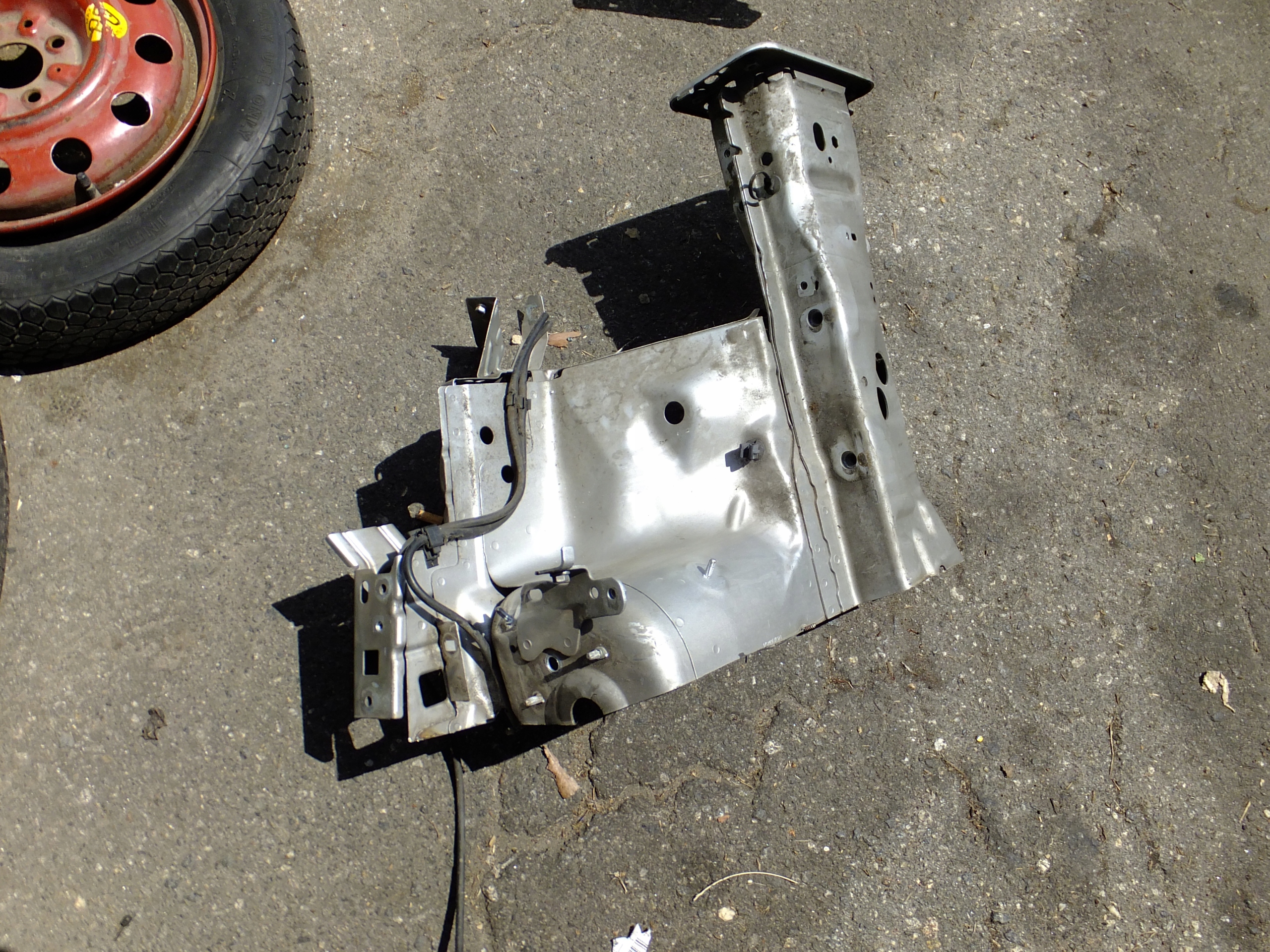 quarter left ford b-max 2013r